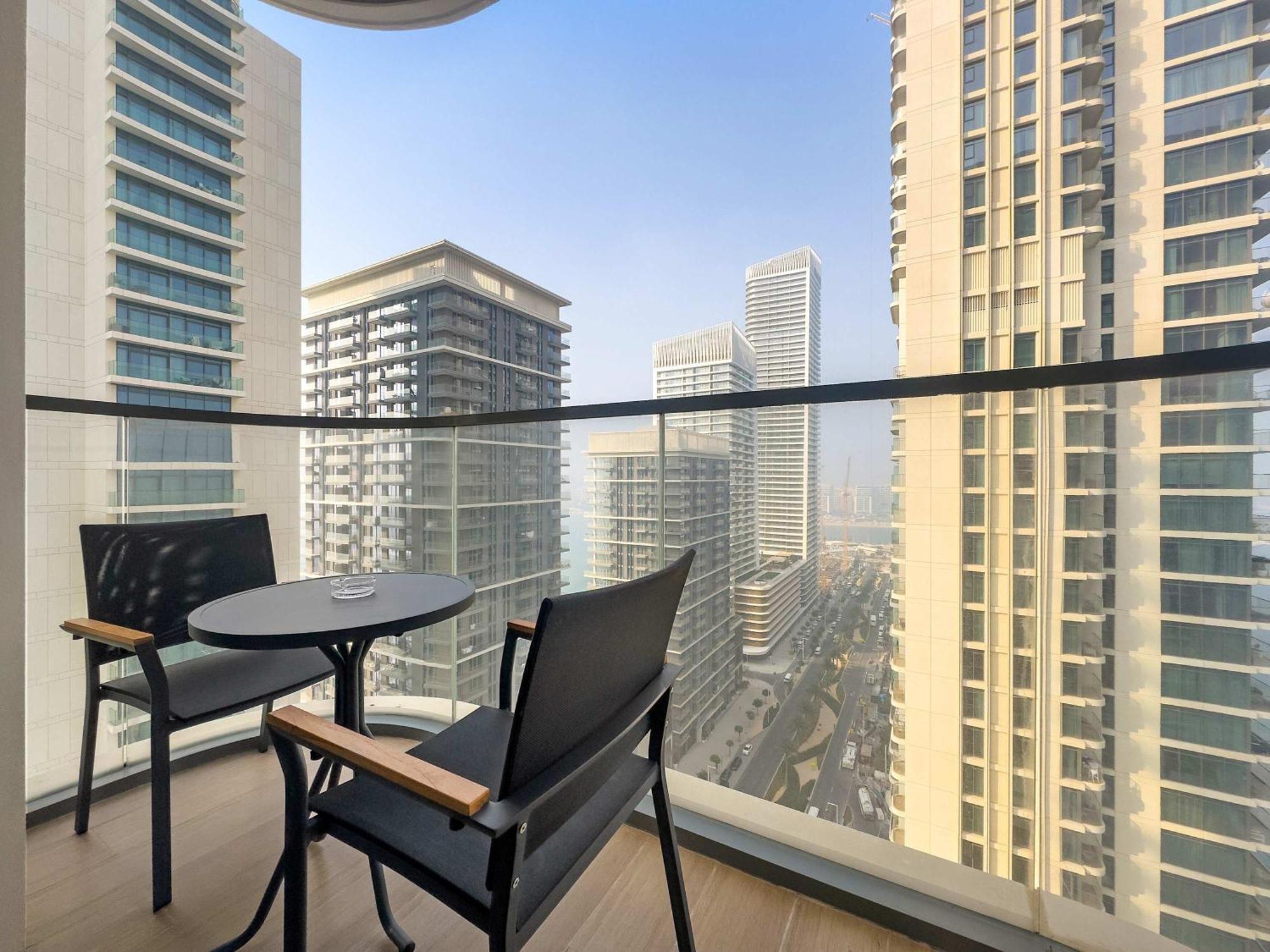 Silkhaus 1bdr In Marina Vista With Private