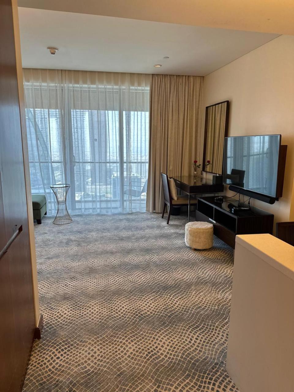 Mall Fashion Avenue Highest Floor Burj Khalifa View Residence- Formerly Address Mall