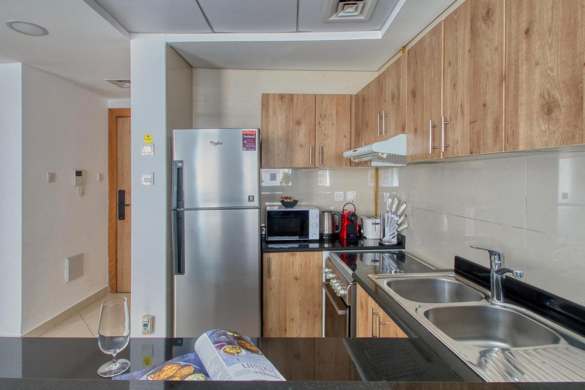 Shoresinn - Elegant 2br With Marina View Apartment