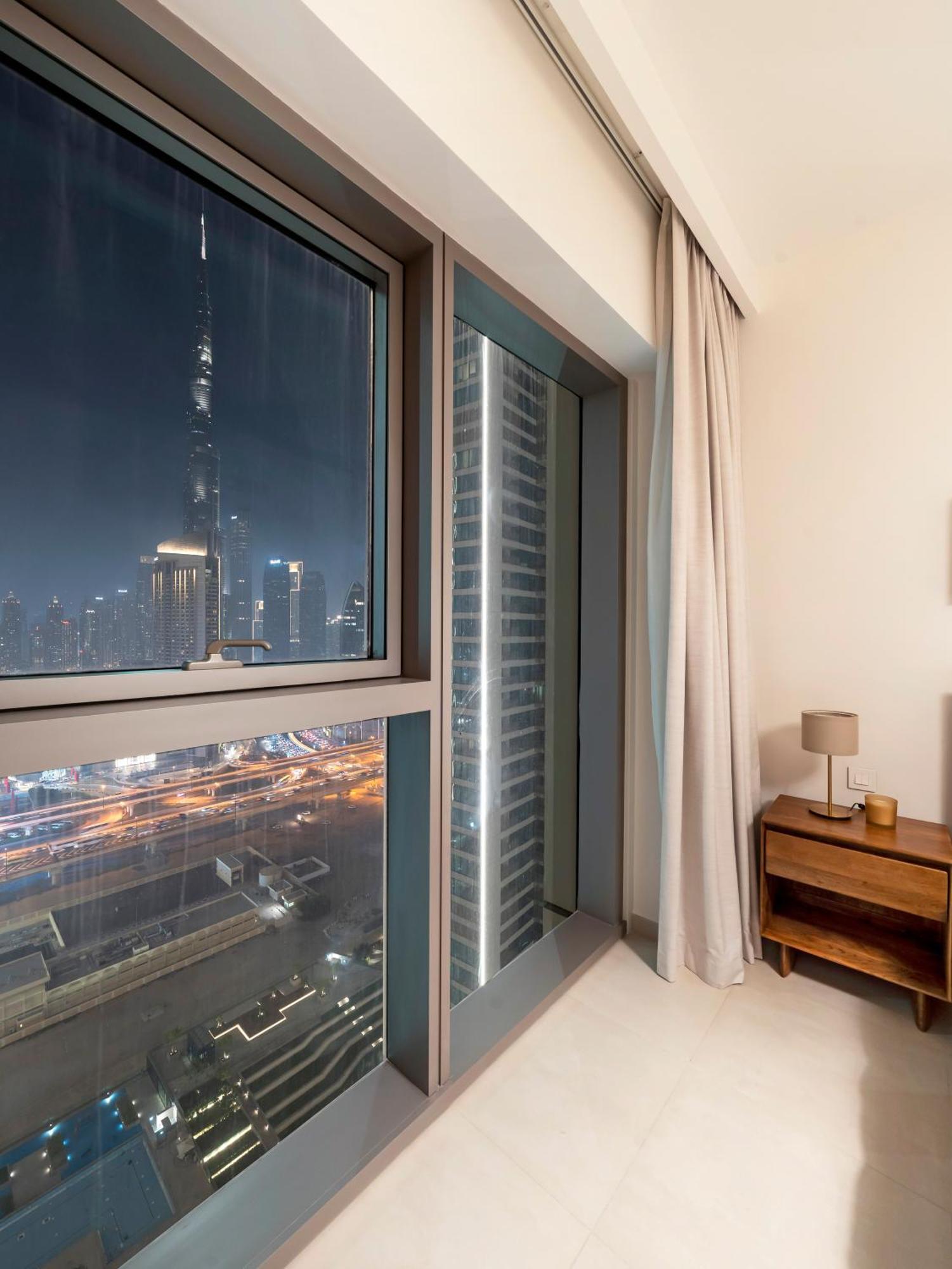 Apartment Luxury 2br, Burj And Fountain View, 2 Min Walk To Mall *