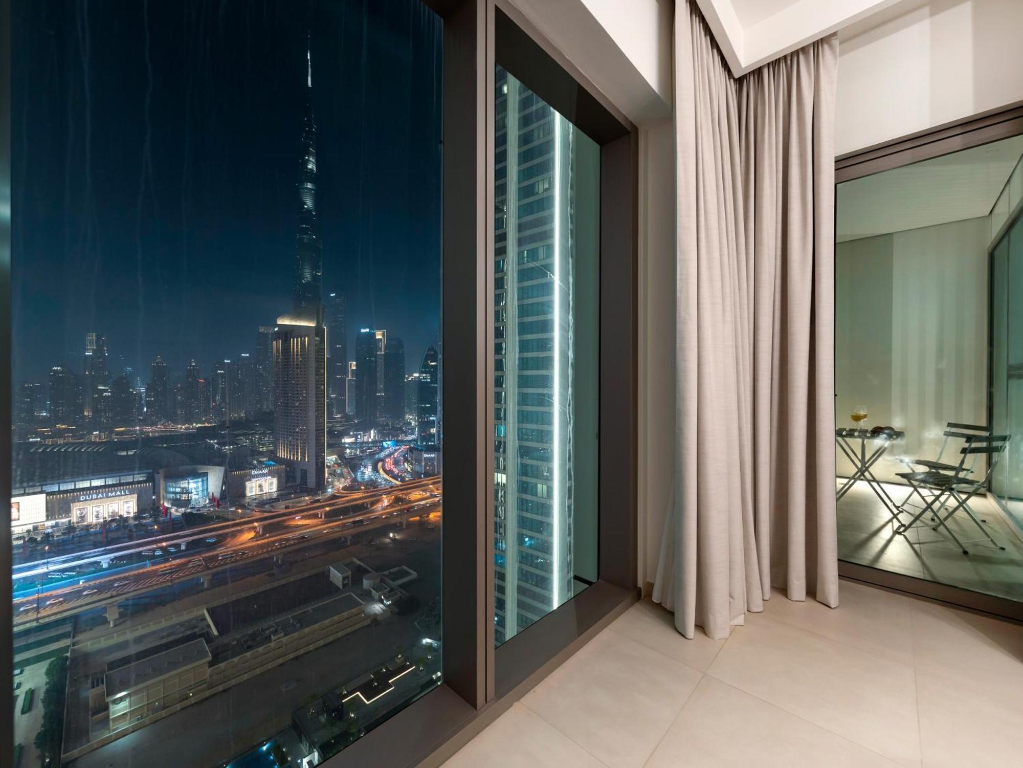 Luxury 2br, Burj And Fountain View, 2 Min Walk To Mall Apartment Dubai