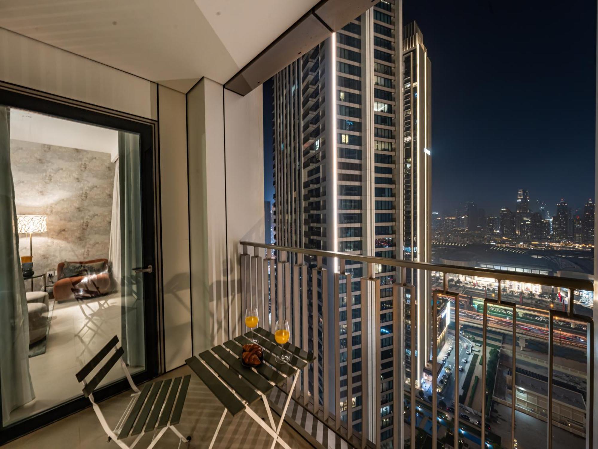 Apartment Luxury 2br, Burj And Fountain View, 2 Min Walk To Mall *