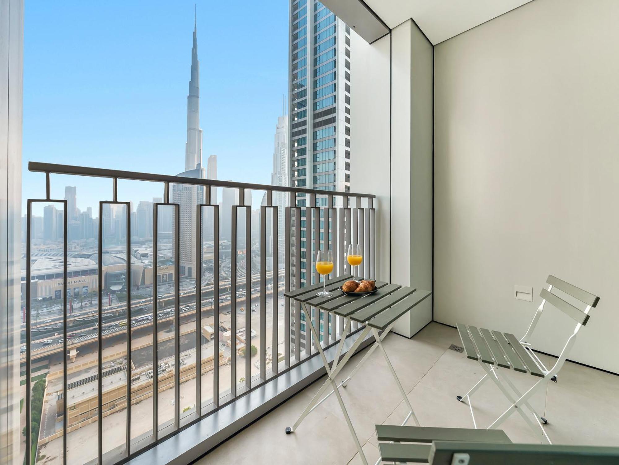 Apartment Luxury 2br, Burj And Fountain View, 2 Min Walk To Mall *