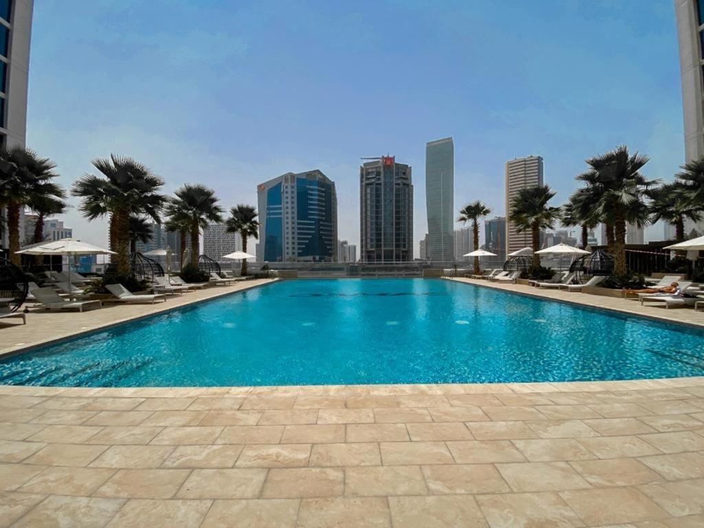 Deluxe One-bedroom In Business Bay With Burj Khalifa And Canal View * Dubai