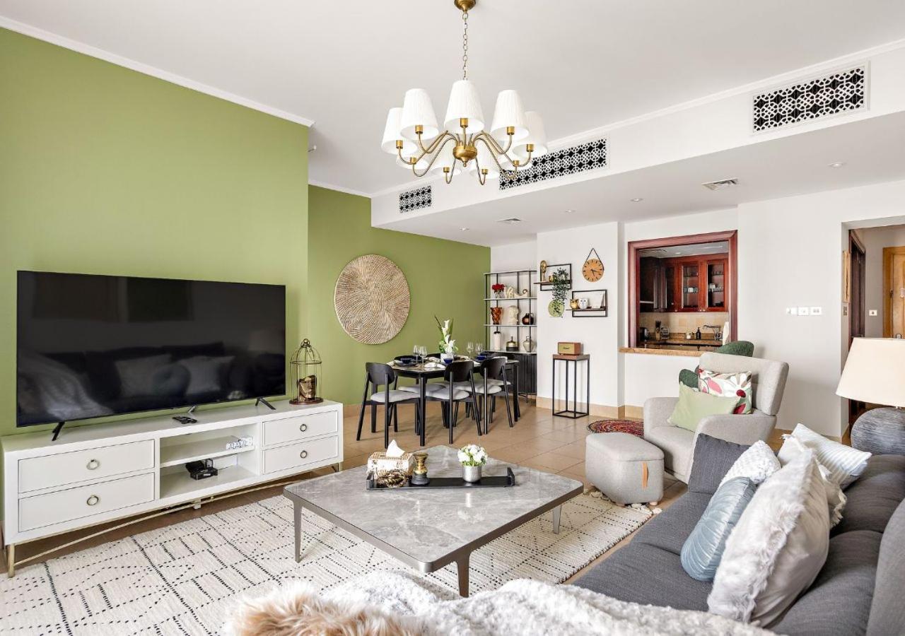 Apartment 5 Min Walk To Burj Khalifa 2bhk Luxury Downtown Burj Haven *