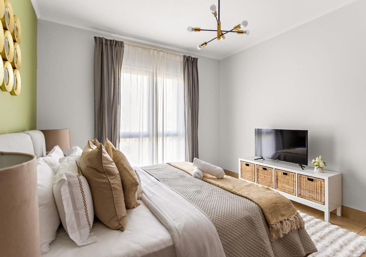 5 Min Walk To Burj Khalifa 2bhk Luxury Downtown Burj Haven Apartment Dubai