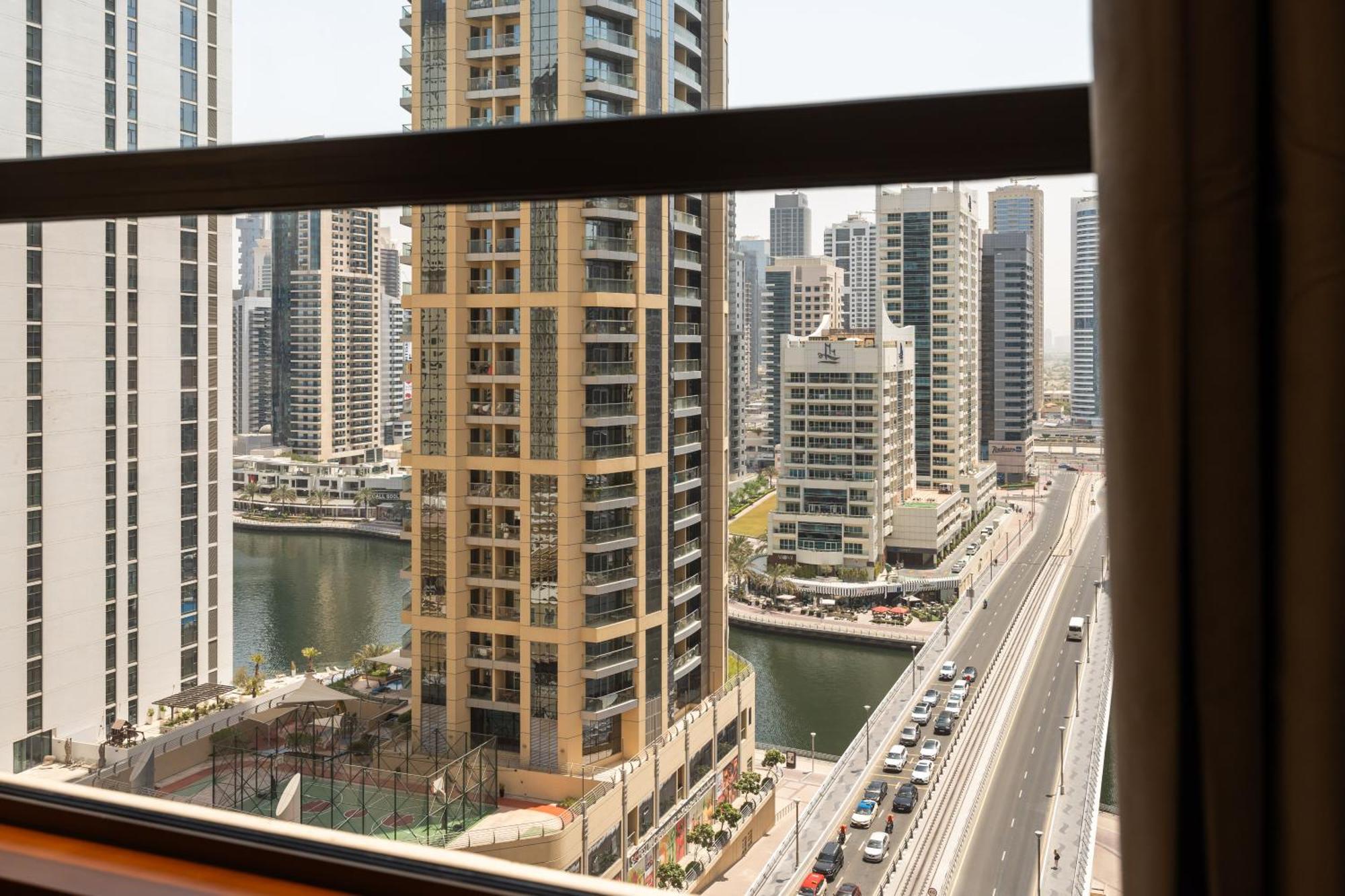 Spacious 5br With Maid's On Jbr - Prime Location, Steps From Shops, Dining & Entertainment - By Sunkissed Homes