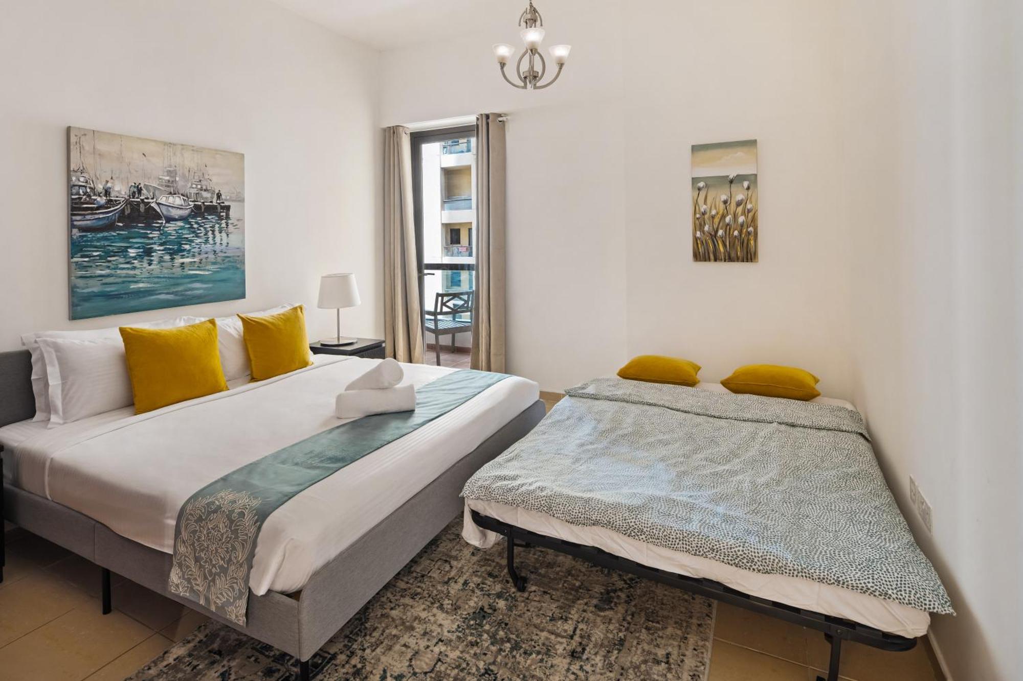Spacious 5br With Maid's On Jbr - Prime Location, Steps From Shops, Dining & Entertainment - By Sunkissed Homes Apartment *