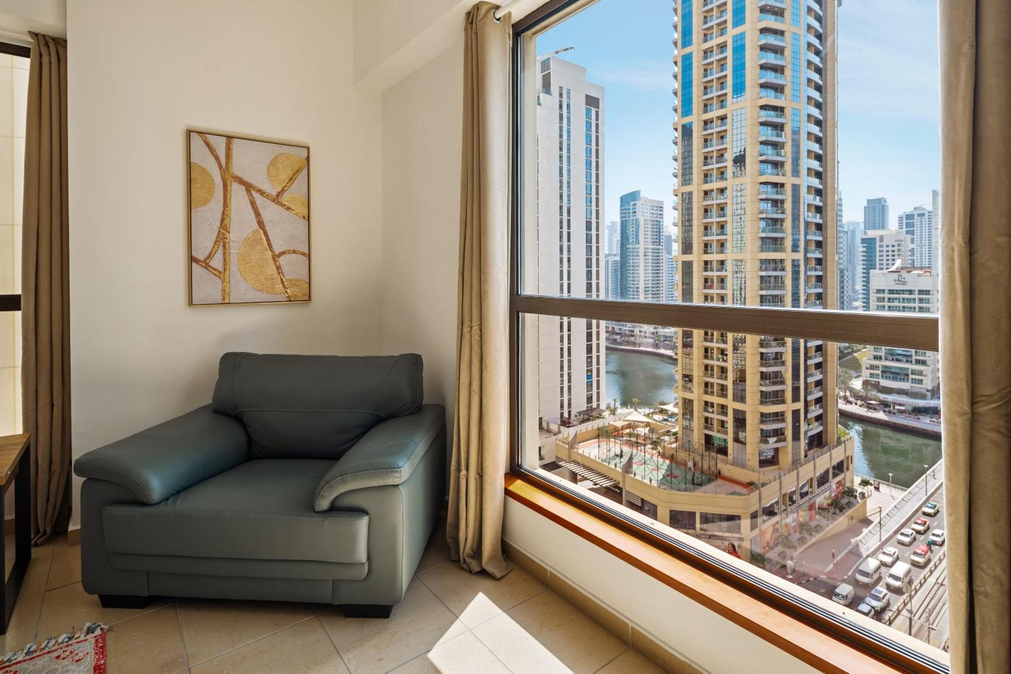 Spacious 5br With Maid's On Jbr - Prime Location, Steps From Shops, Dining & Entertainment - By Sunkissed Homes