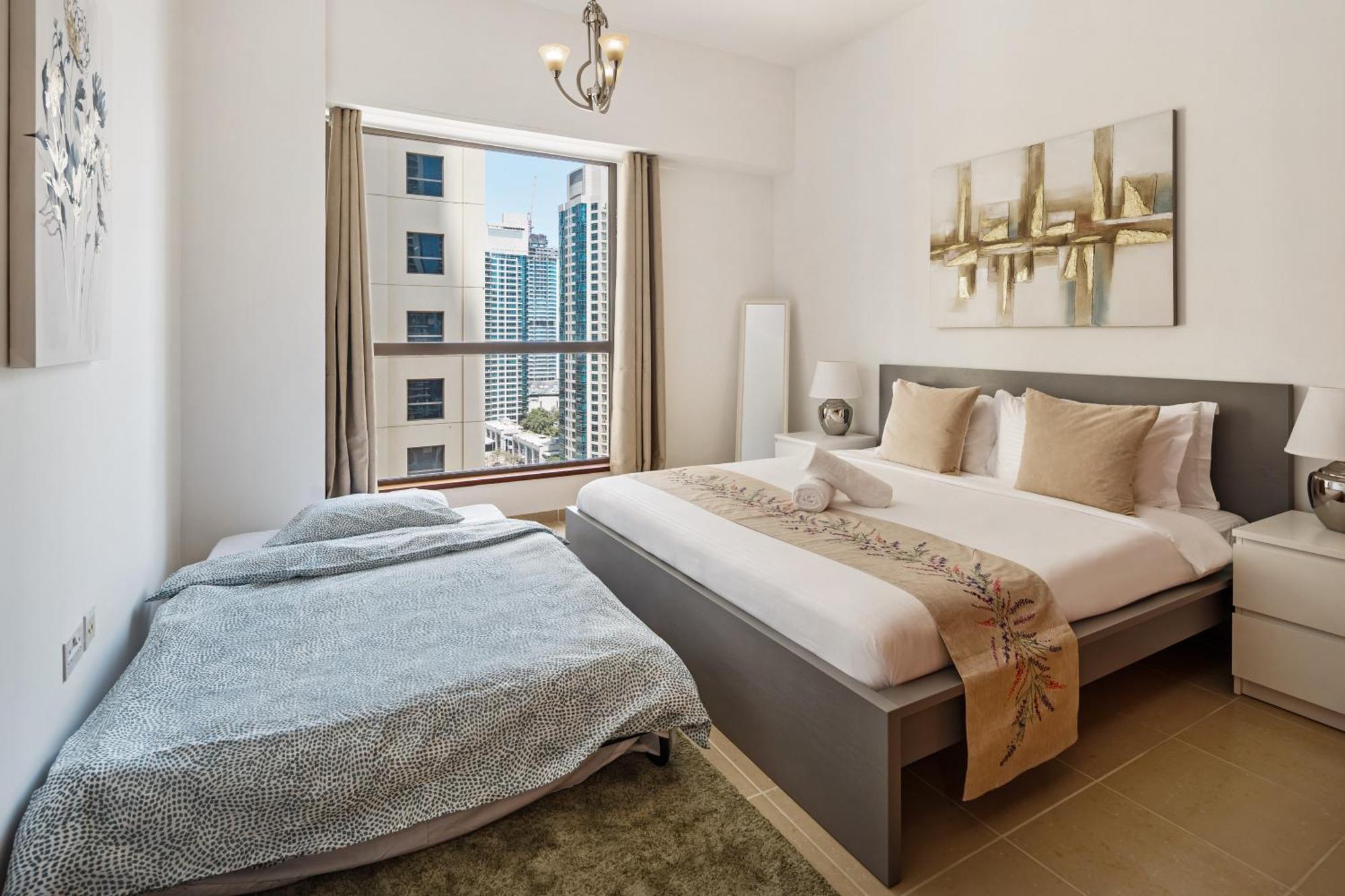 Spacious 5br With Maid's On Jbr - Prime Location, Steps From Shops, Dining & Entertainment - By Sunkissed Homes Apartment