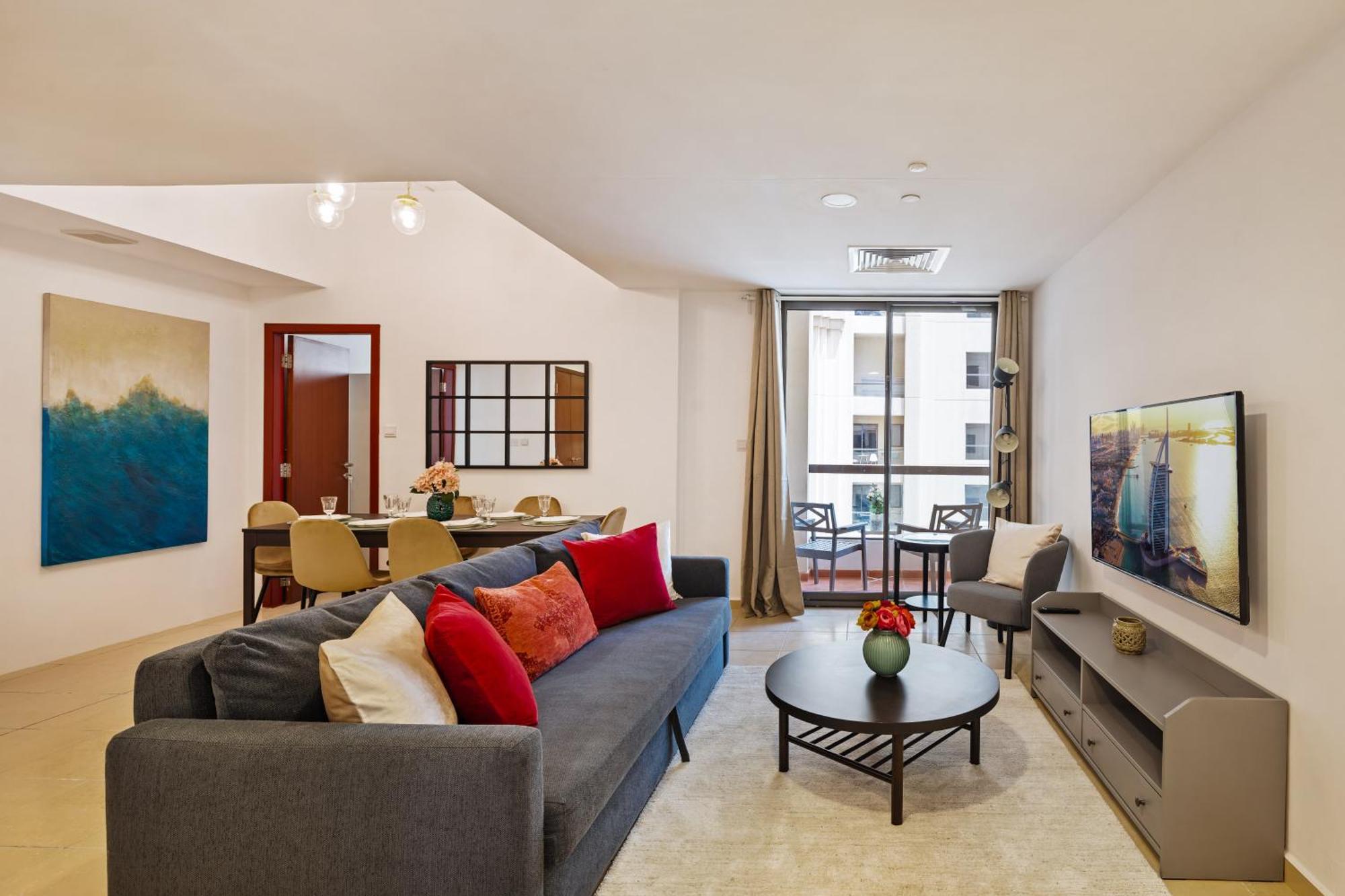 Spacious 5br With Maid's On Jbr - Prime Location, Steps From Shops, Dining & Entertainment - By Sunkissed Homes