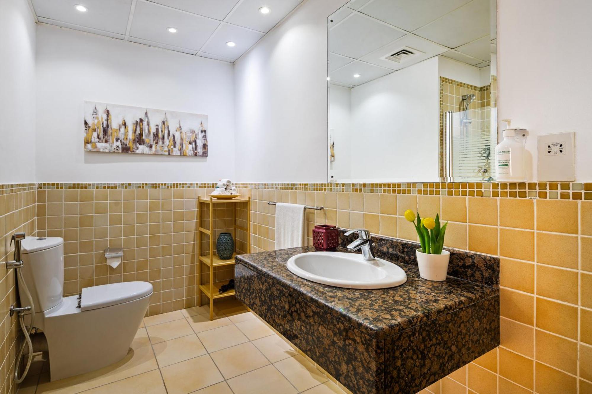 Spacious 5br With Maid's On Jbr - Prime Location, Steps From Shops, Dining & Entertainment - By Sunkissed Homes * Dubai