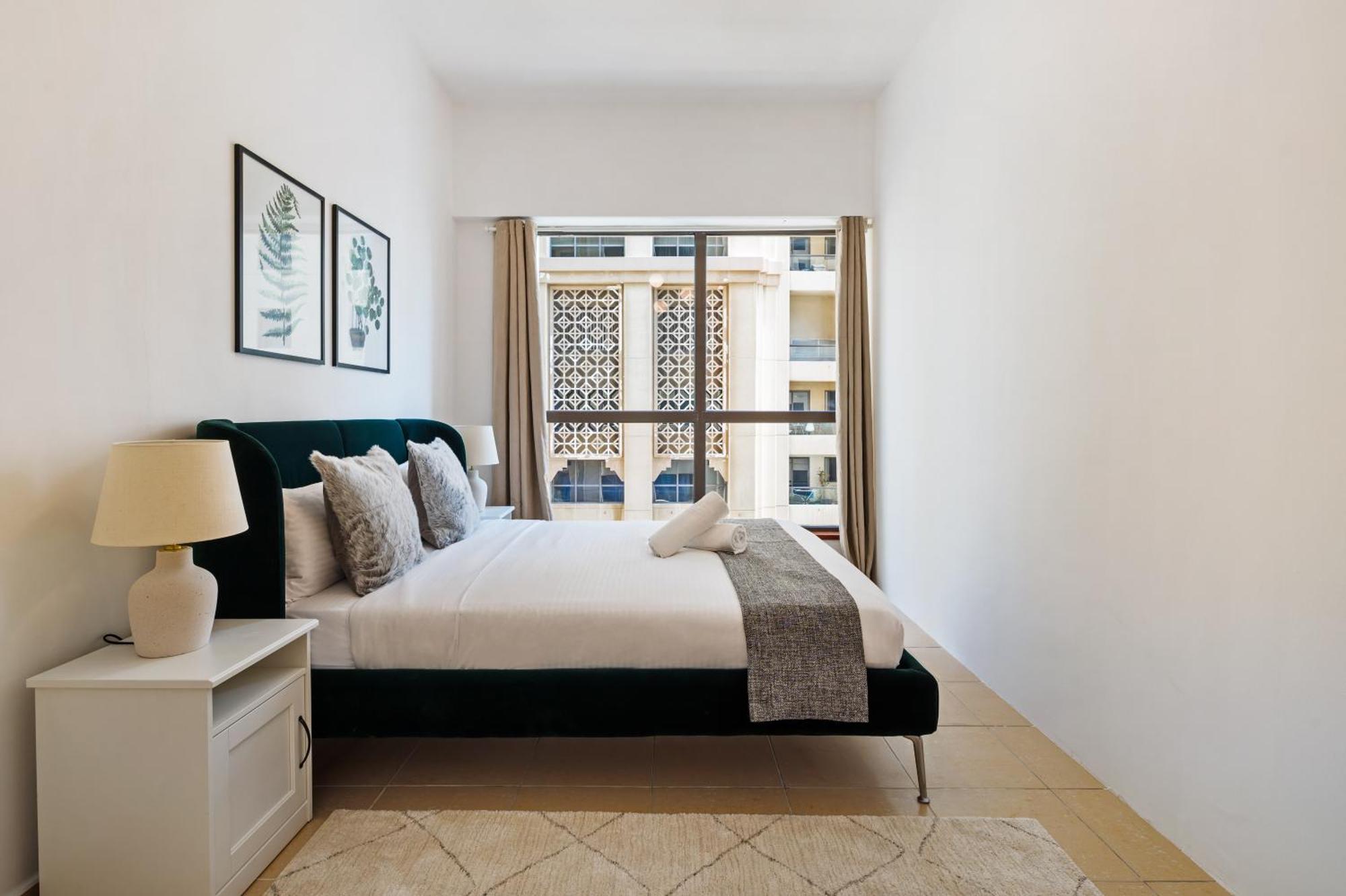 Spacious 5br With Maid's On Jbr - Prime Location, Steps From Shops, Dining & Entertainment - By Sunkissed Homes Apartment *