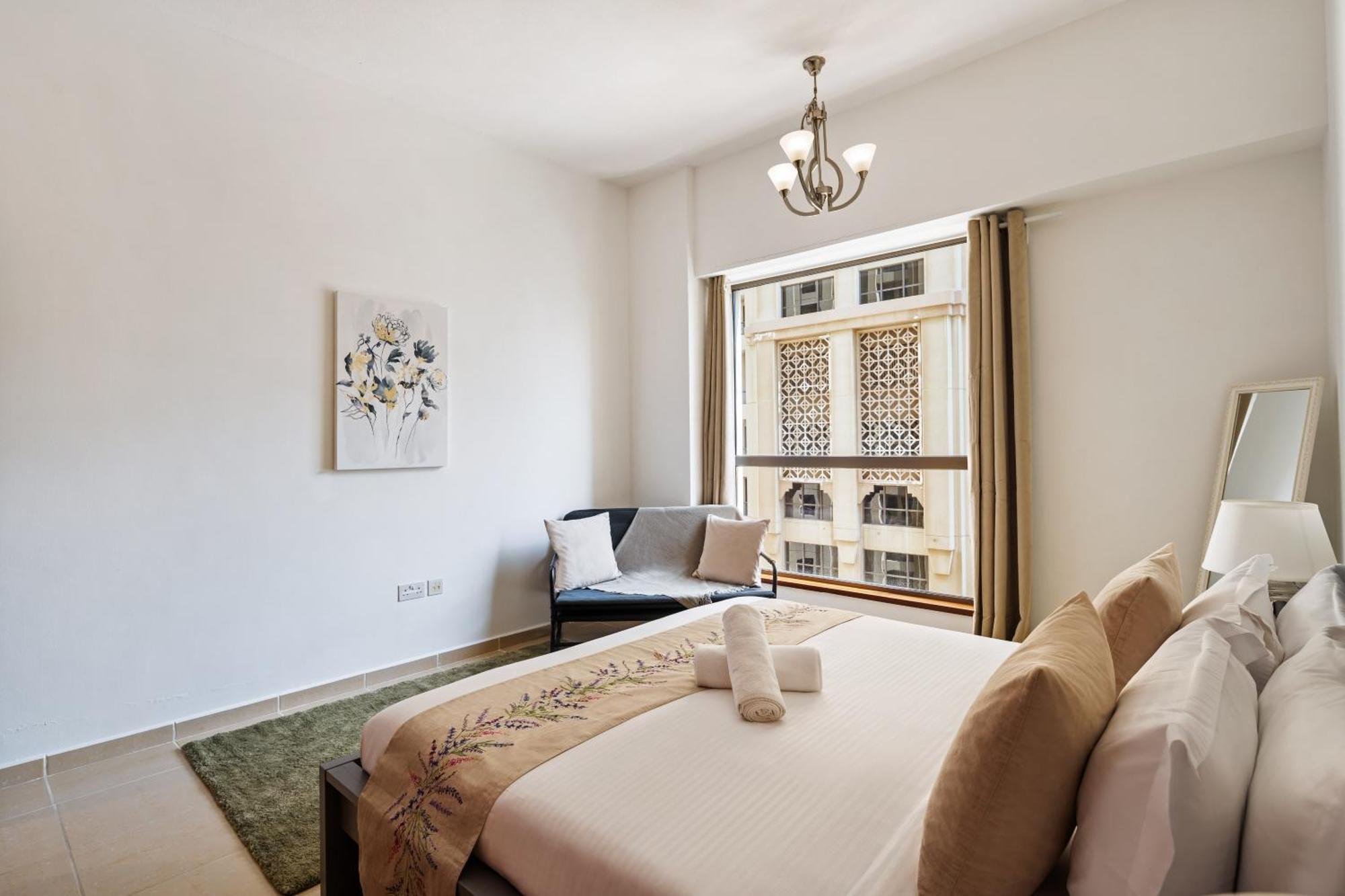 Spacious 5br With Maid's On Jbr - Prime Location, Steps From Shops, Dining & Entertainment - By Sunkissed Homes Apartment