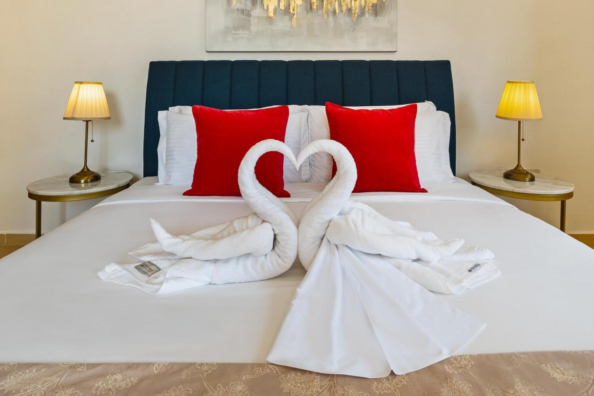 Apartment Spacious 5br With Maid's On Jbr - Prime Location, Steps From Shops, Dining & Entertainment - By Sunkissed Homes Dubai