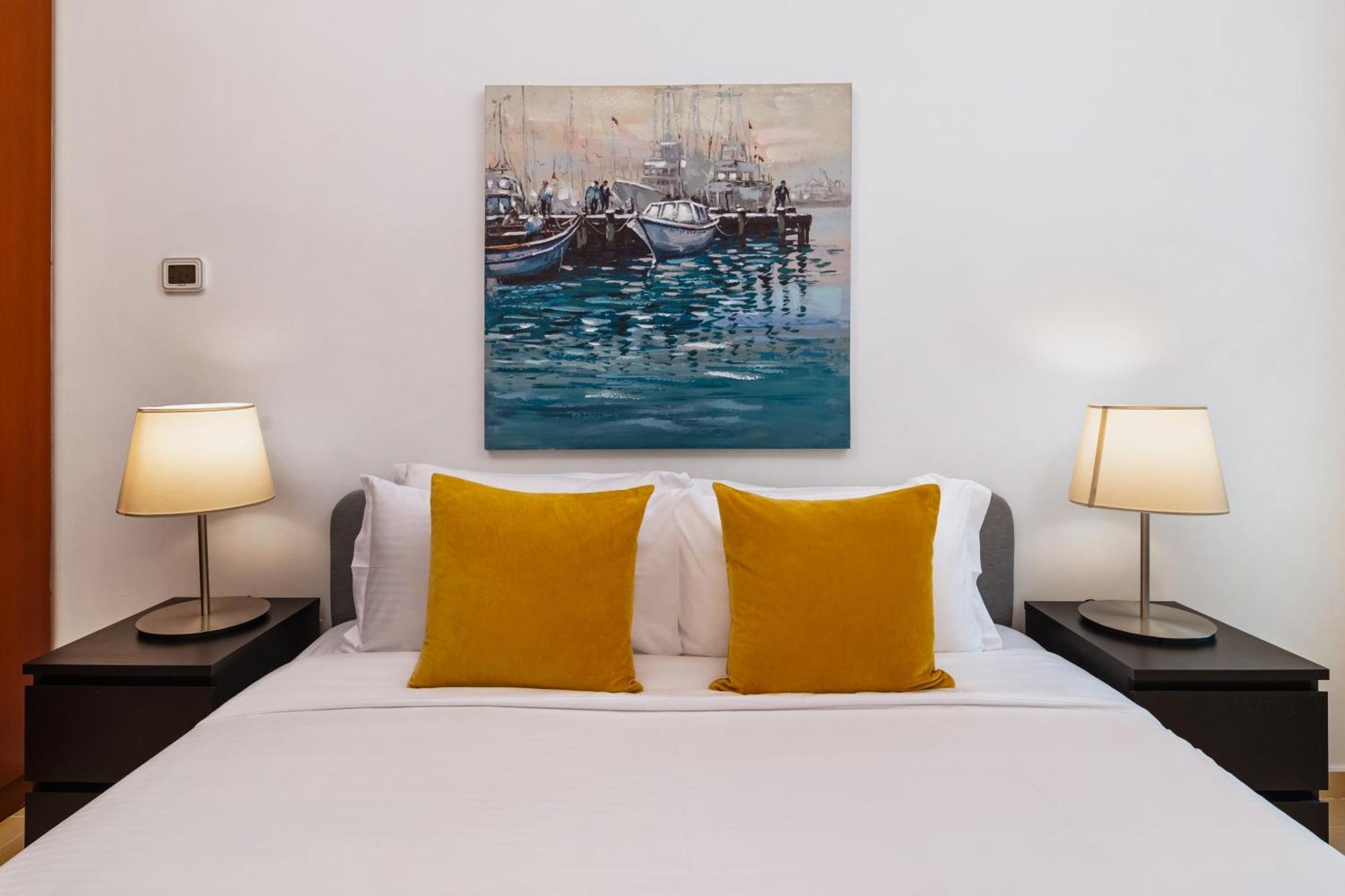 Spacious 5br With Maid's On Jbr - Prime Location, Steps From Shops, Dining & Entertainment - By Sunkissed Homes