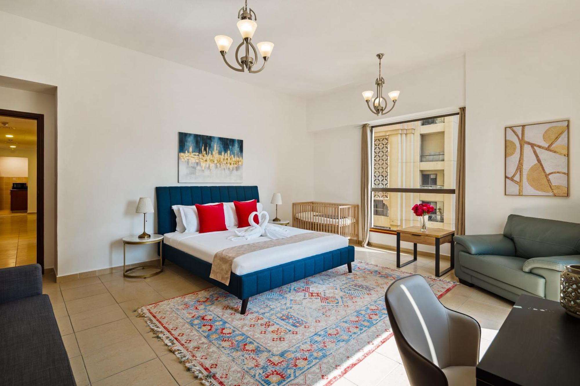 Spacious 5br With Maid's On Jbr - Prime Location, Steps From Shops, Dining & Entertainment - By Sunkissed Homes Apartment *