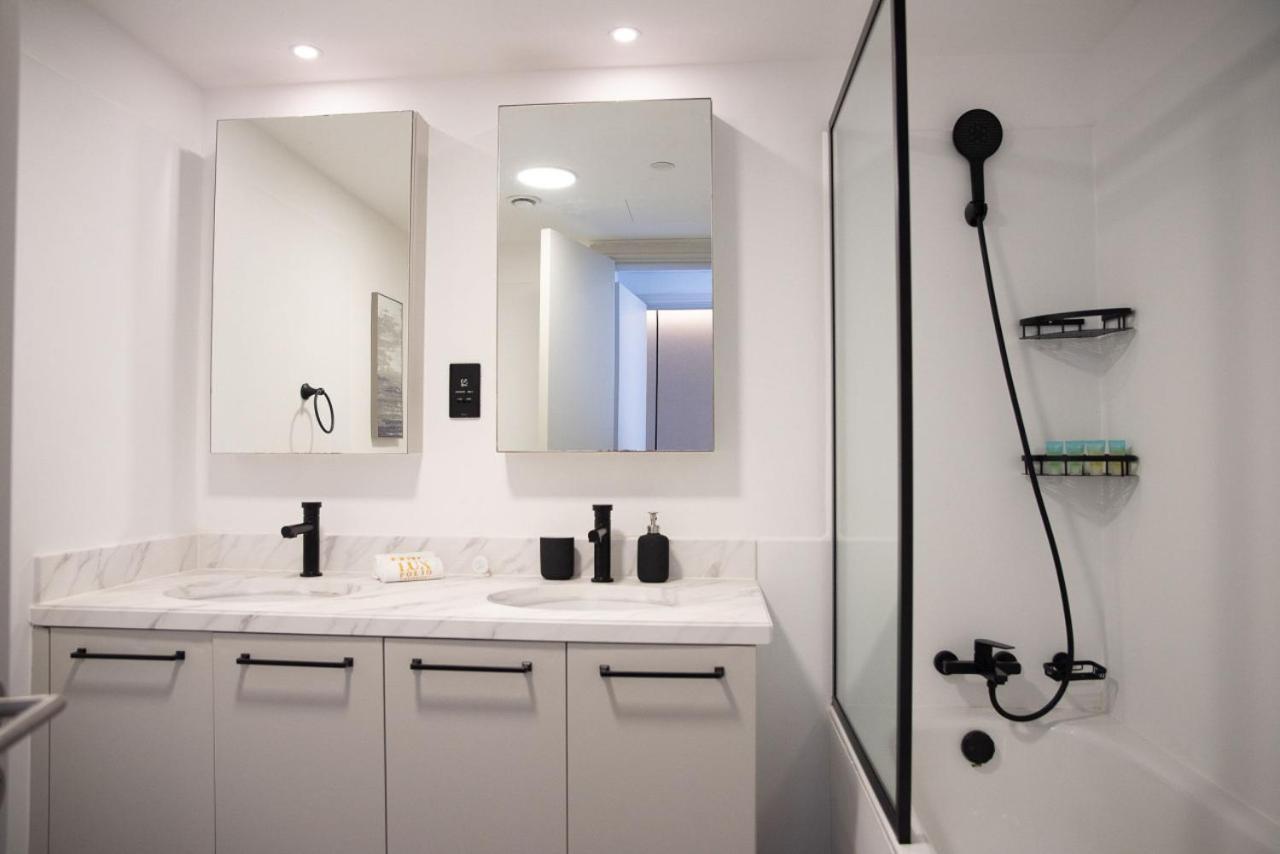 Stunning High Floor 3 Bed - Marina *