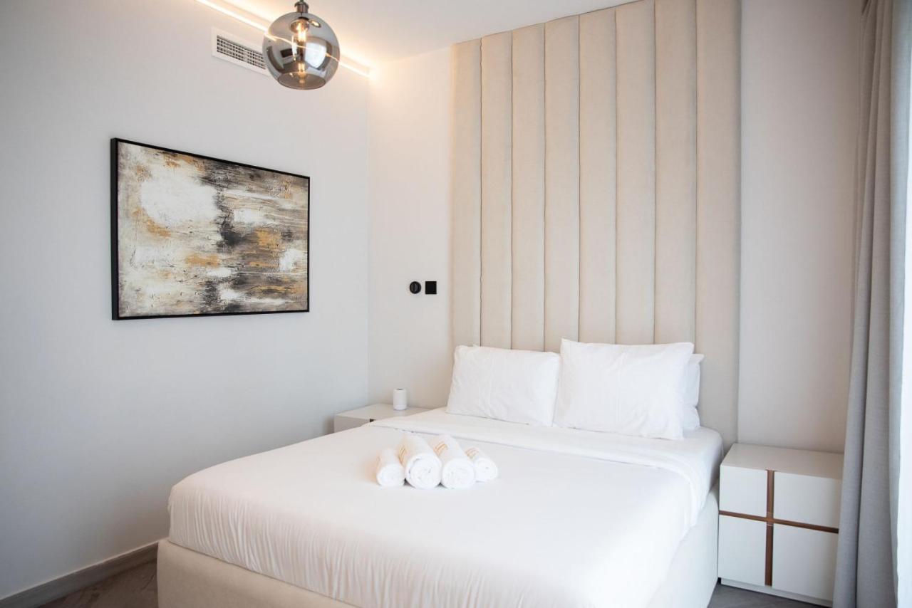 Stunning High Floor 3 Bed - Marina * Dubai