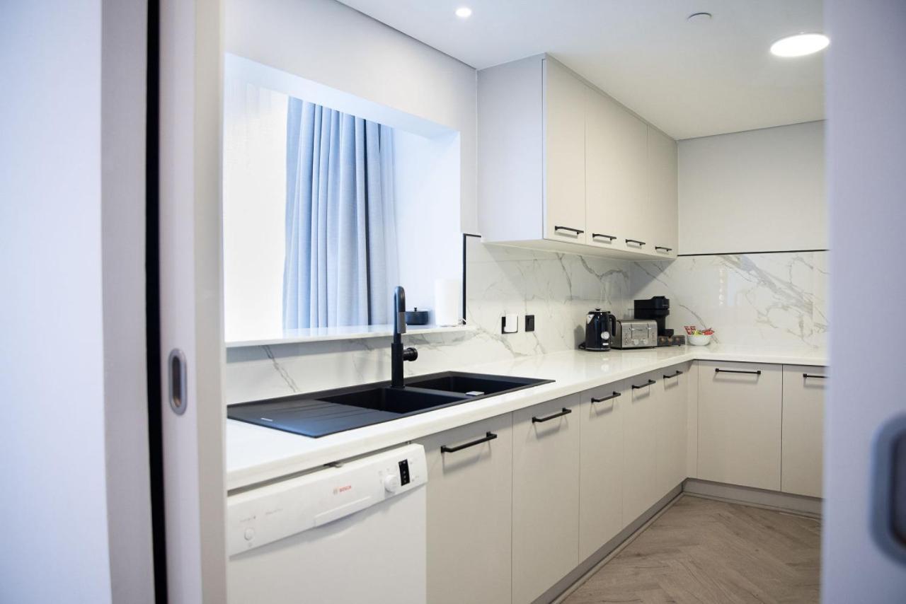 Stunning High Floor 3 Bed - Marina