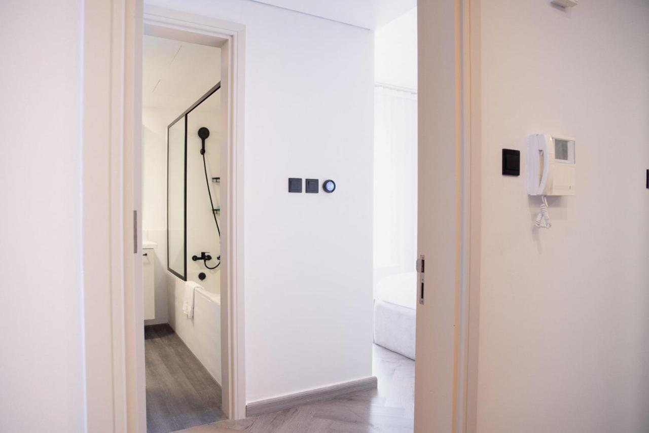 Stunning High Floor 3 Bed - Marina *