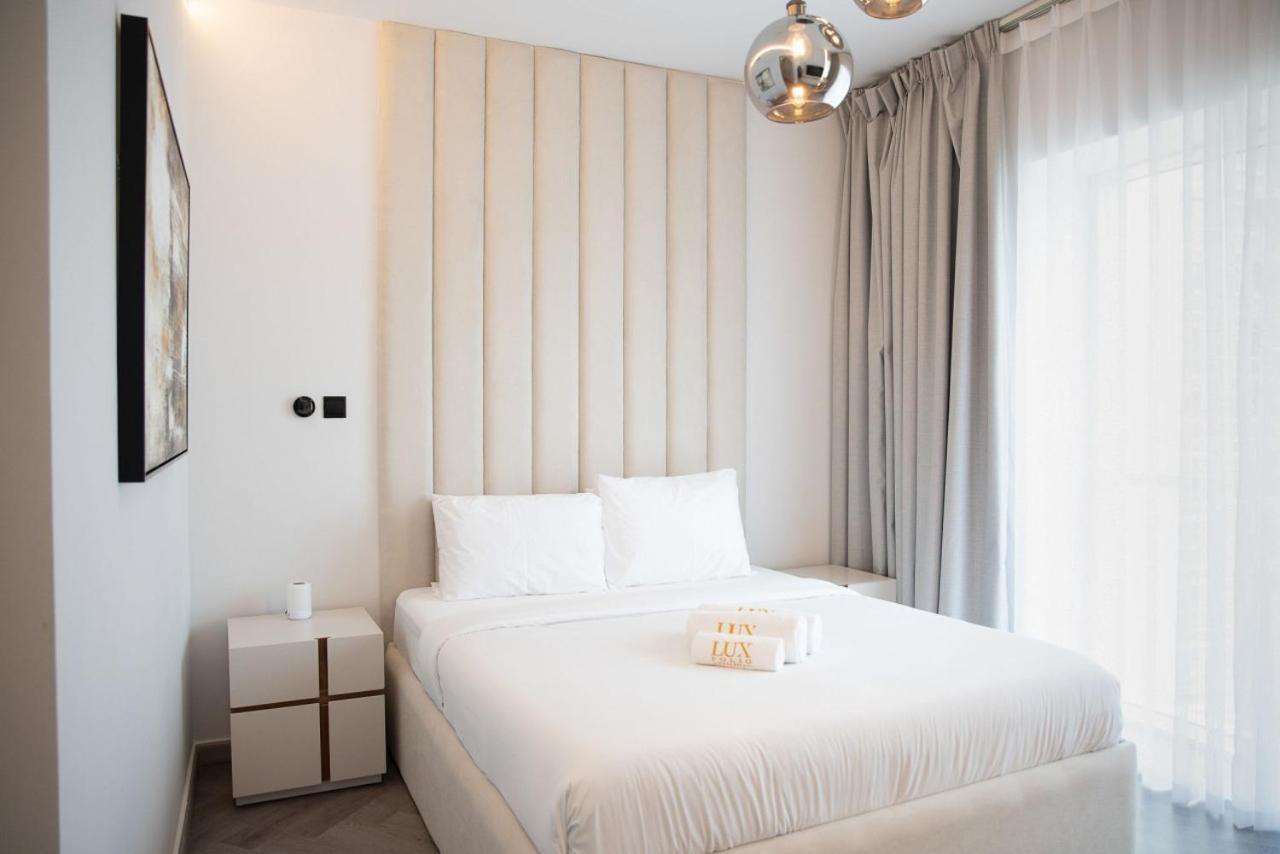 Stunning High Floor 3 Bed - Marina