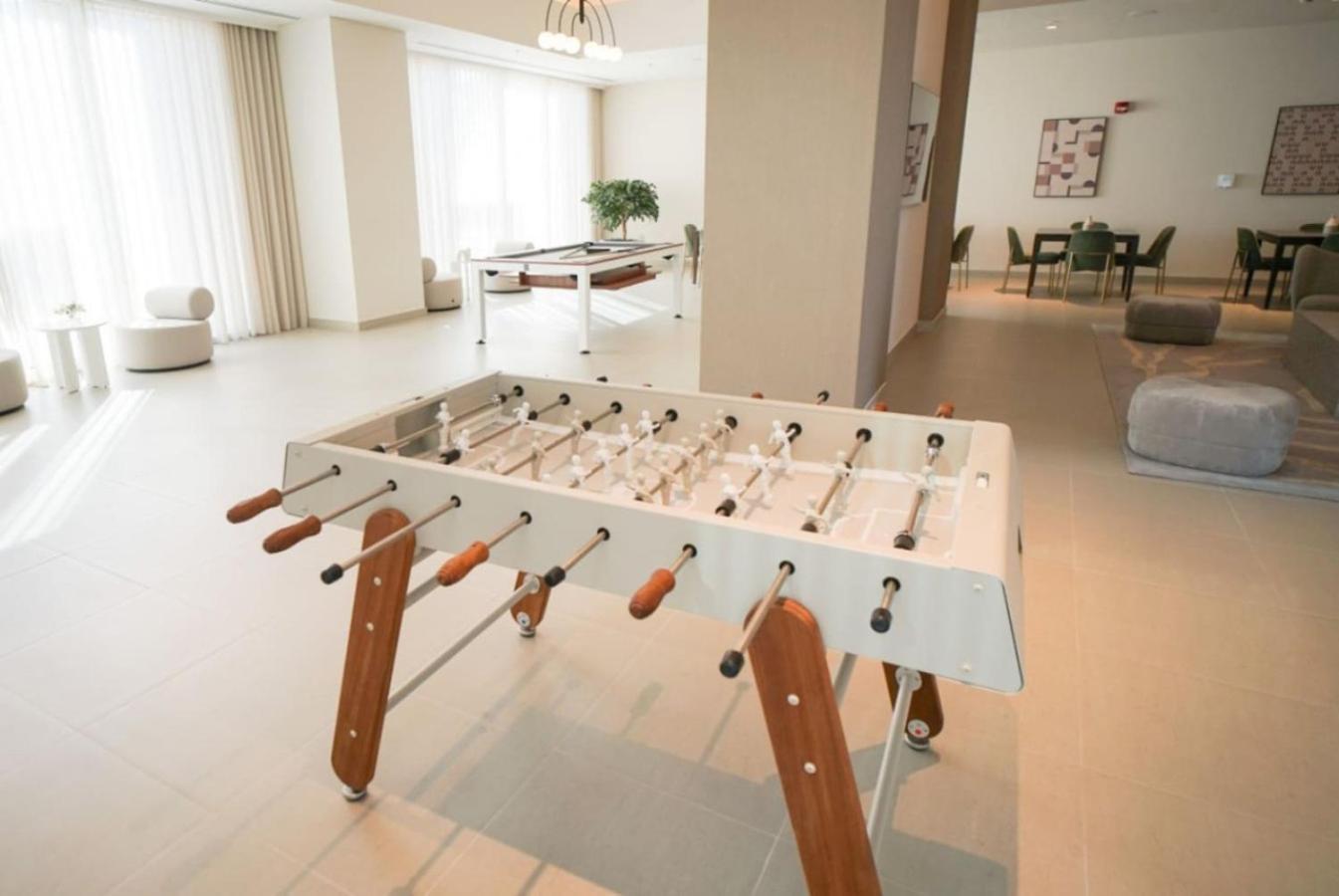 Tower 1 - Chic Three Bedroom With Downtown Views Dubai