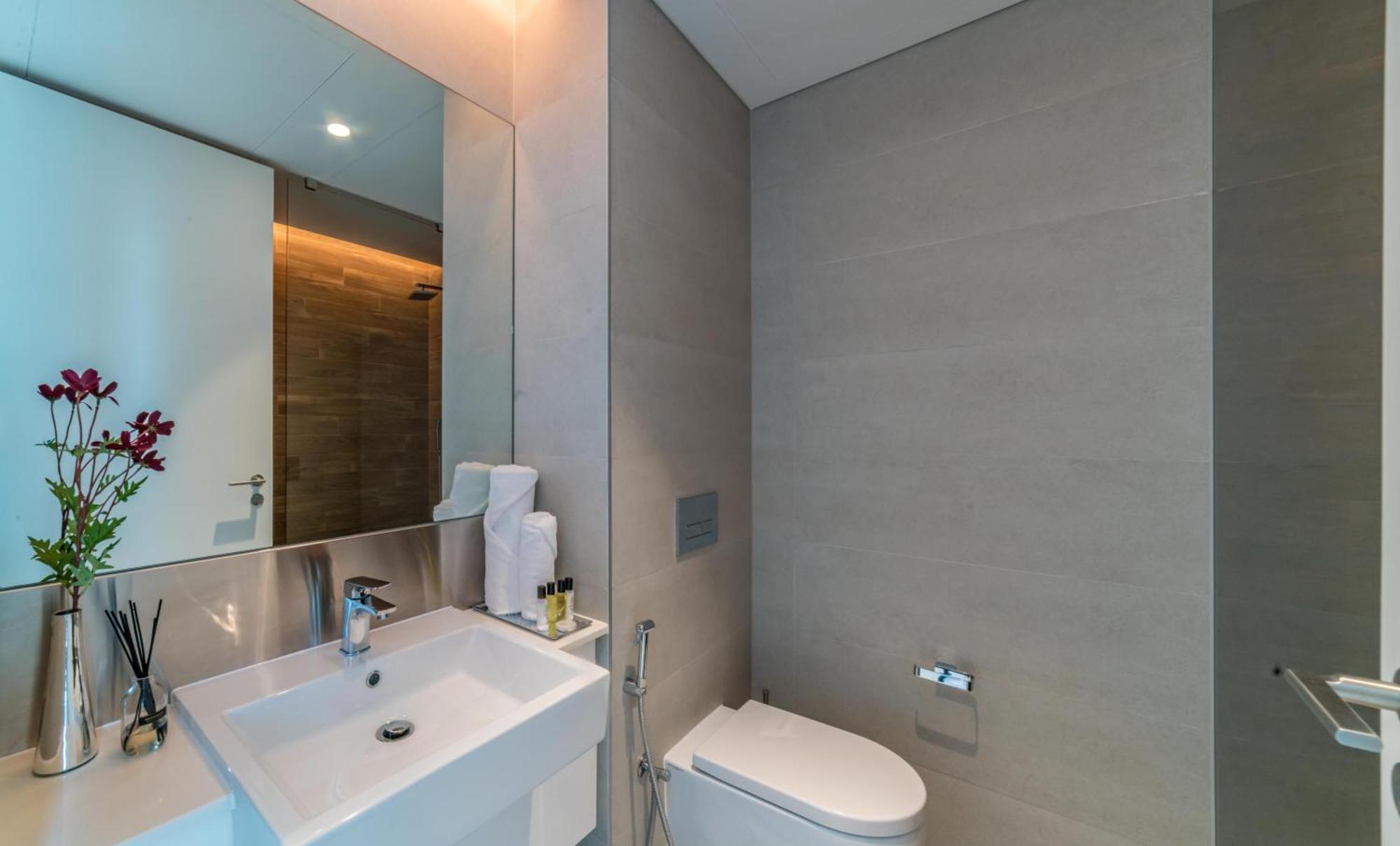 Bluewaters Residences 5 - Premium Unit With Full Sea View Apartment *