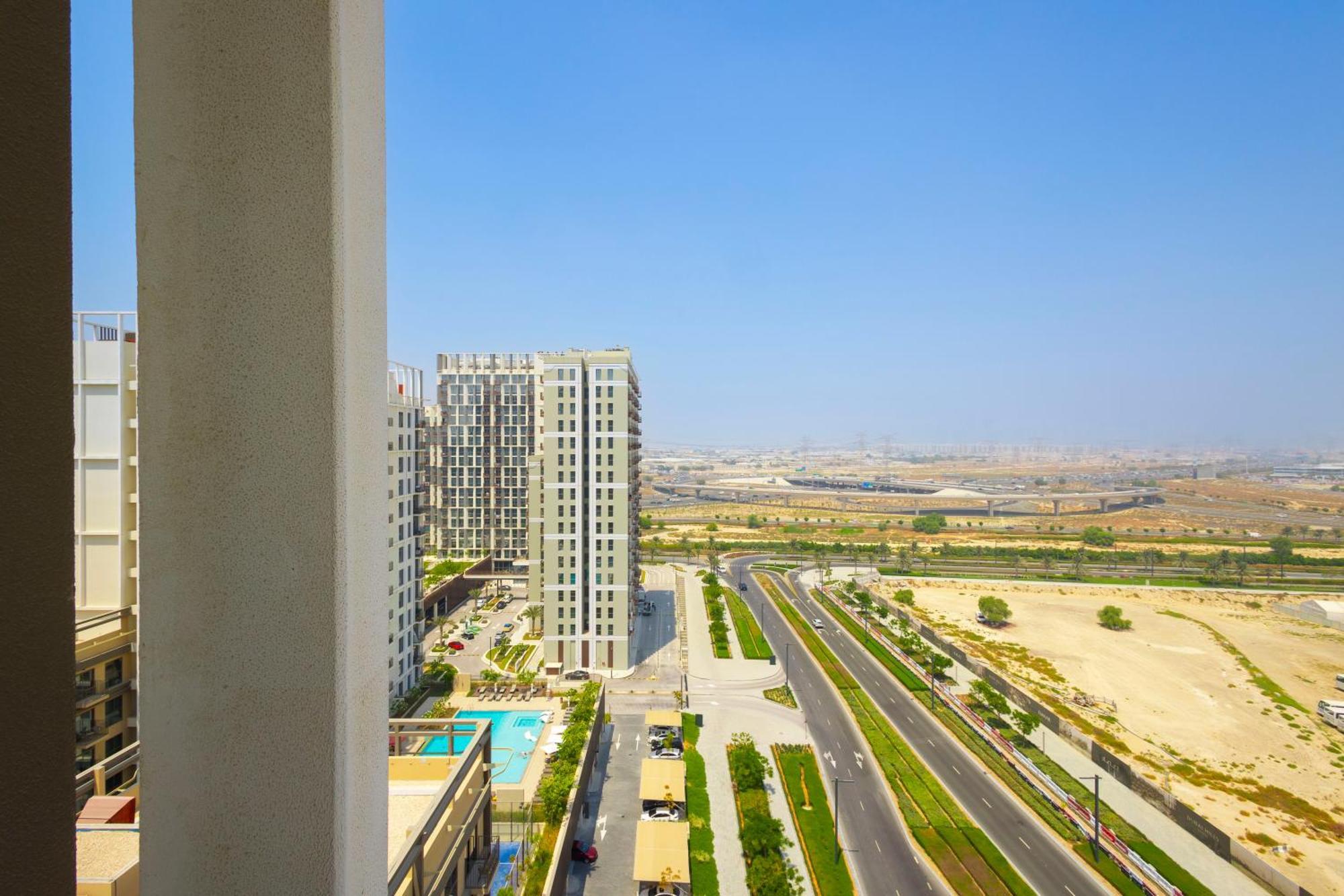 Apartment Socio Tower1 - Hills Modern Urban Retreat In The By Serenity Living Homes
