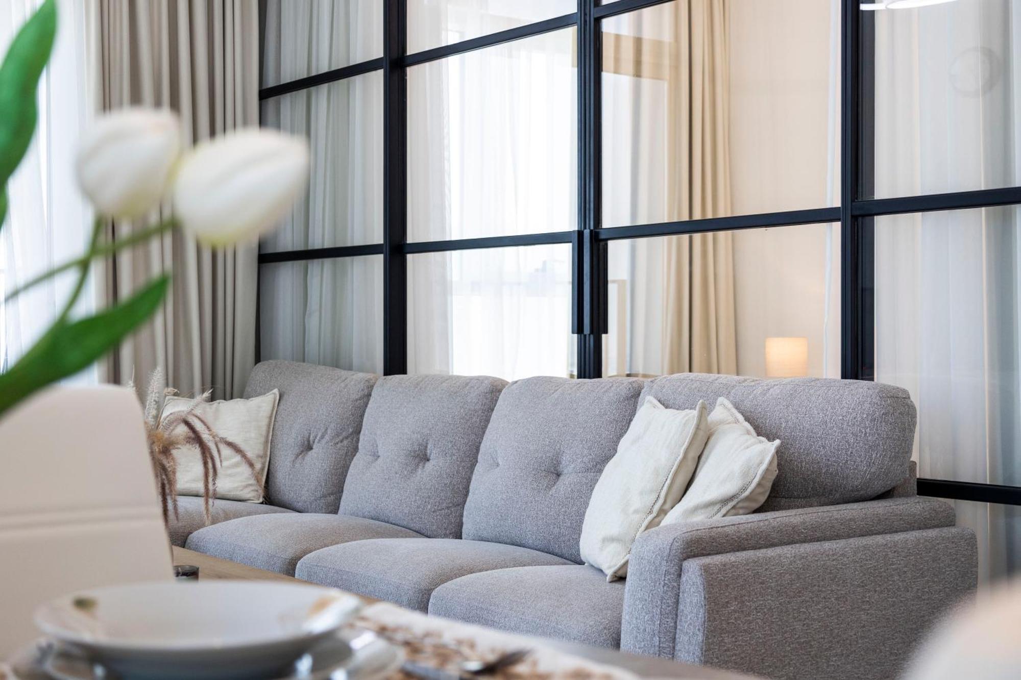 Apartment Socio Tower1 - Hills Modern Urban Retreat In The By Serenity Living Homes