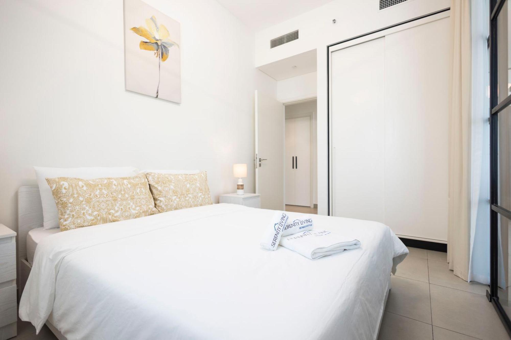 Socio Tower1 - Hills Modern Urban Retreat In The By Serenity Living Homes Apartment