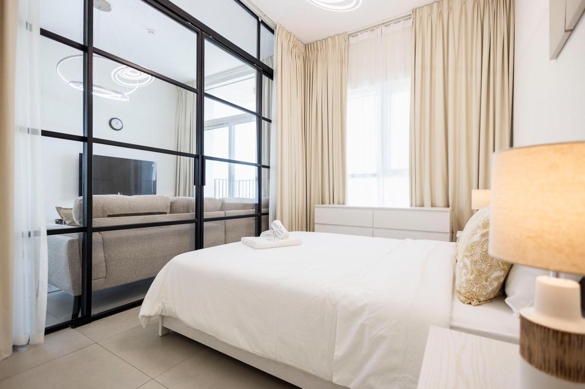 Apartment Socio Tower1 - Hills Modern Urban Retreat In The By Serenity Living Homes