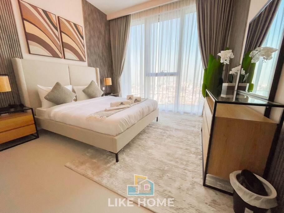 Like - 4203 The Ultimate Living At The Grand *