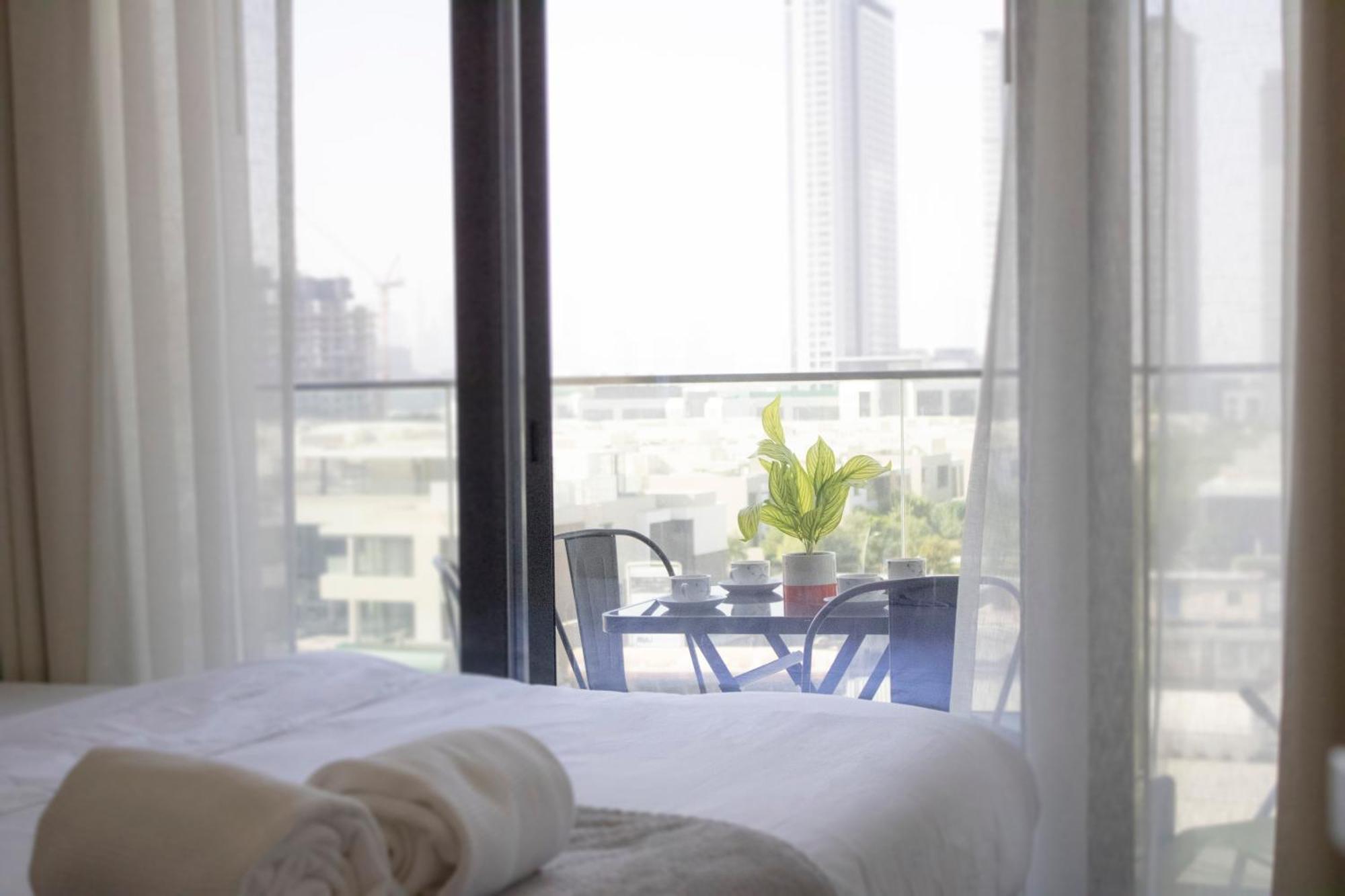 Modern 2br Near Downtown Sleeps 6 Pool And Gym Apartment