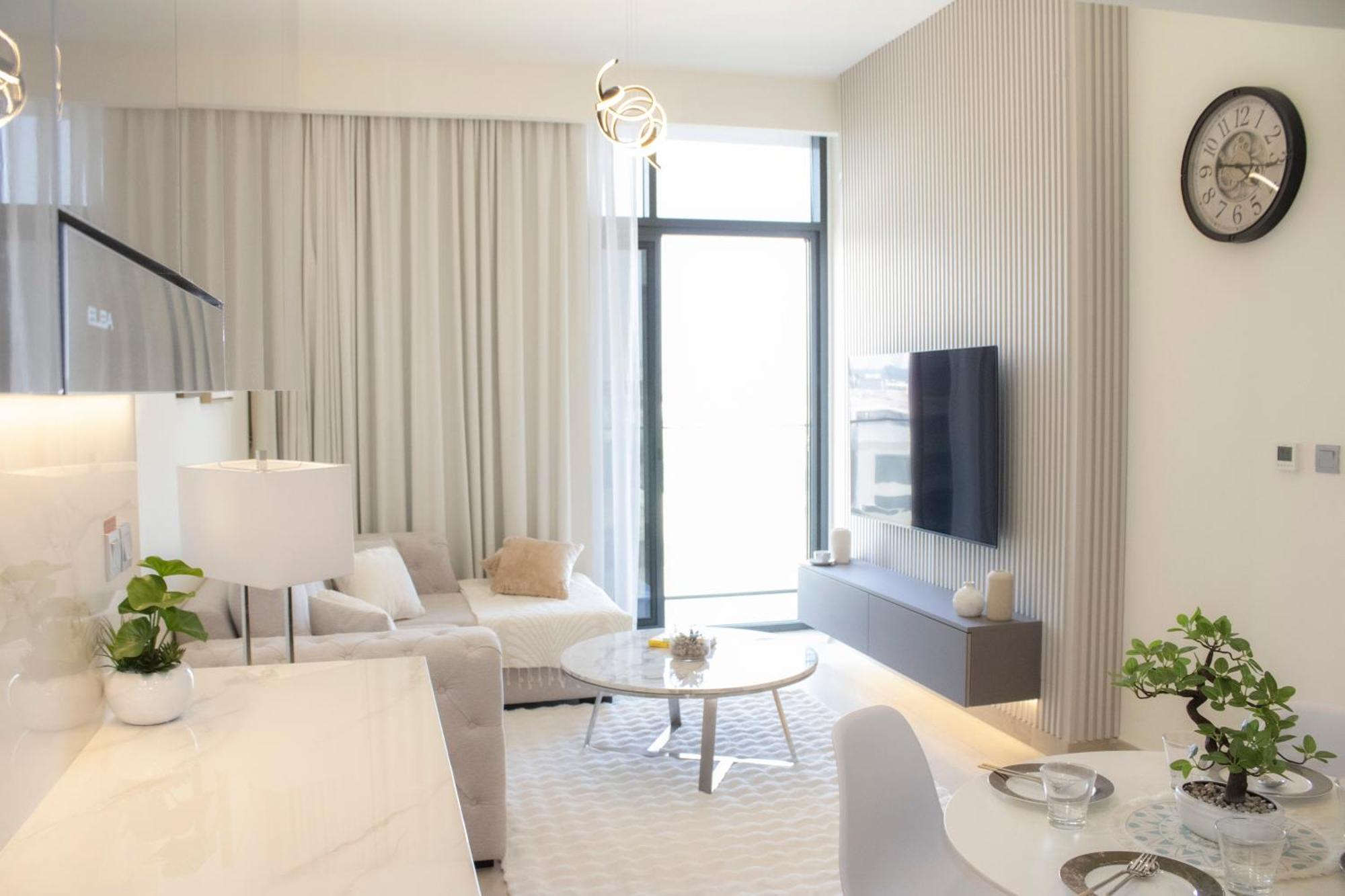 Modern 2br Near Downtown Sleeps 6 Pool And Gym Apartment *