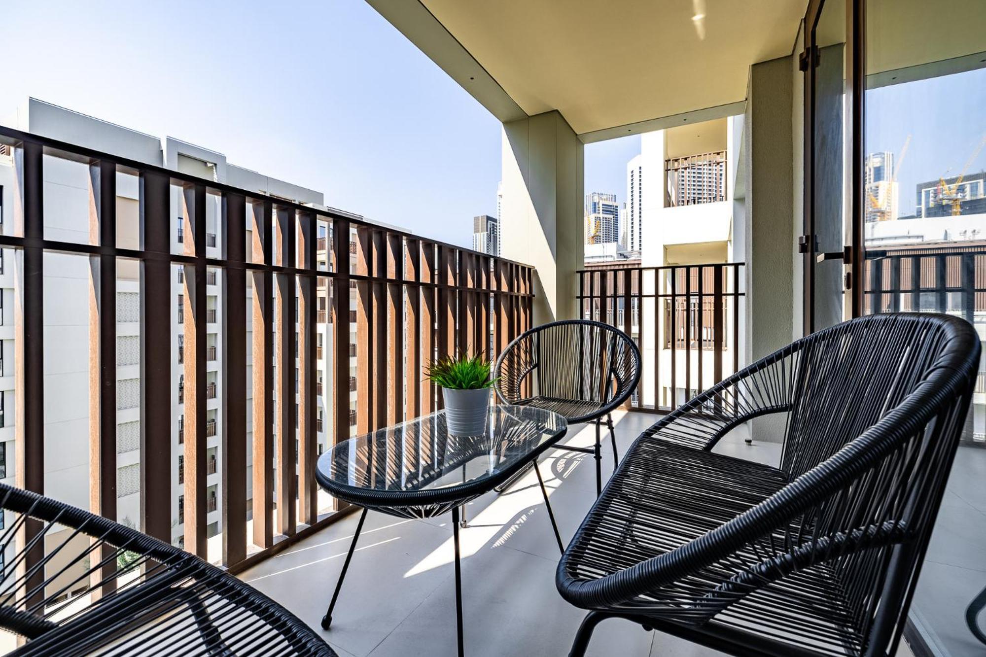 Daire Exquisite 1Bdr Apartment In Creek With Pool View Dubai