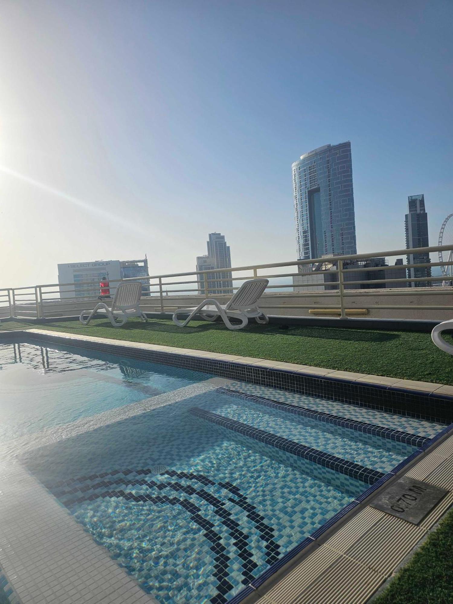 Daire Tudors One Marina View Rooftop Pool Four Beds Dubai