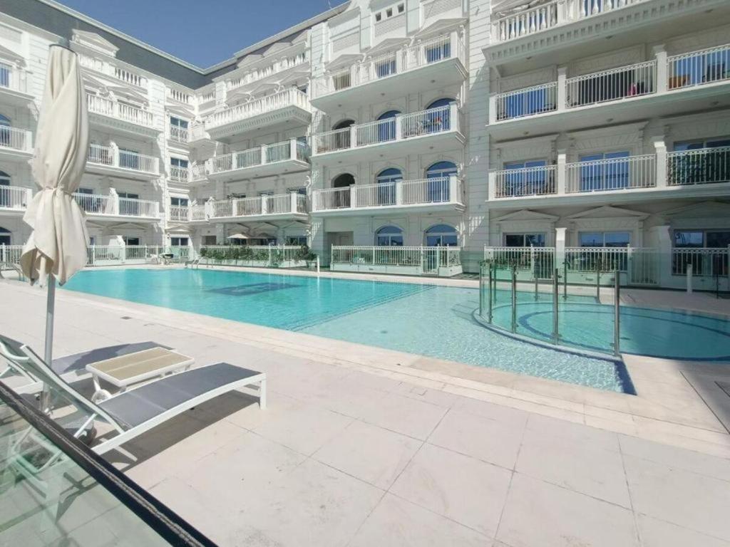 Apartment Spacious In Arjan In Vincitore Palacio