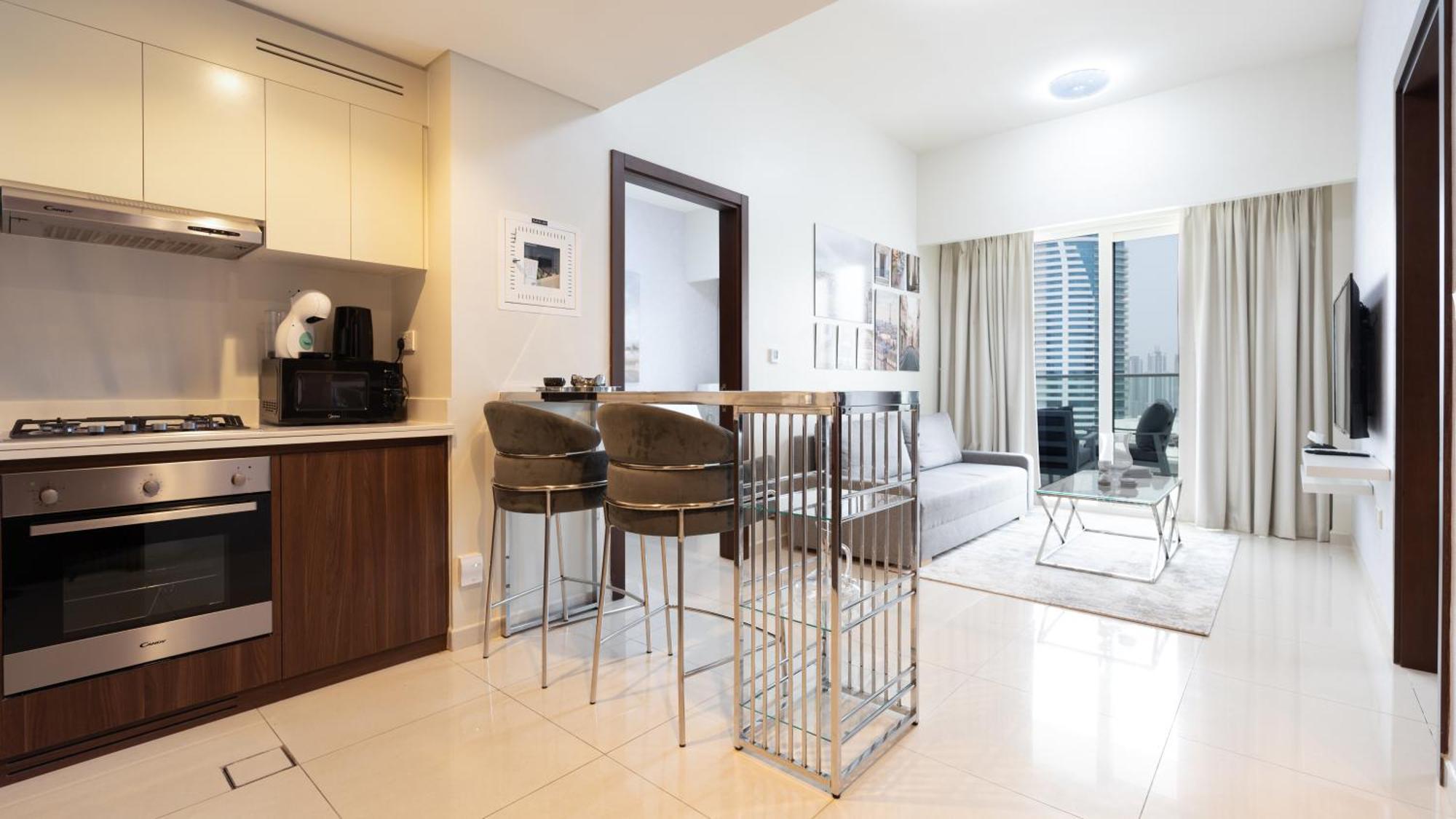 Luxury 2br With Burj View Gym & Pool Dubai