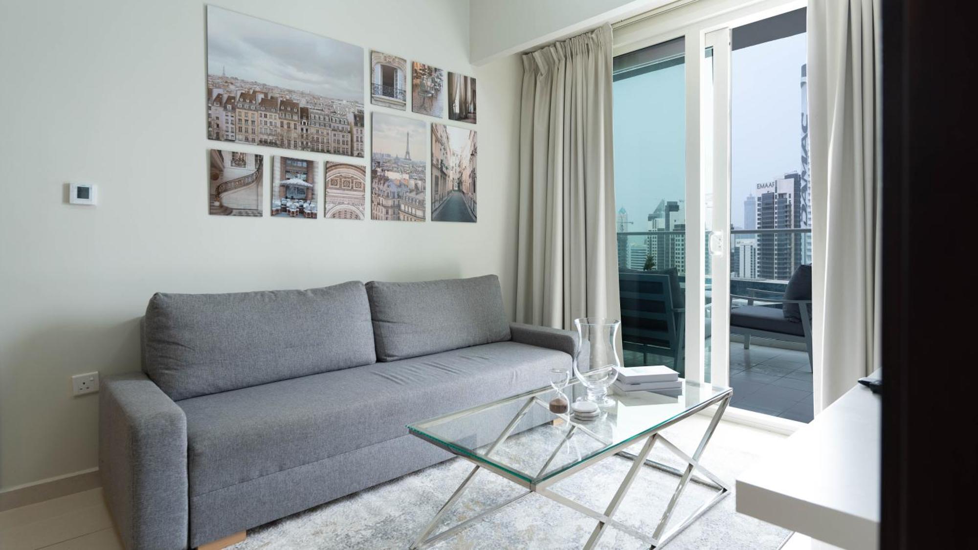 Luxury 2br With Burj View Gym & Pool * Dubai