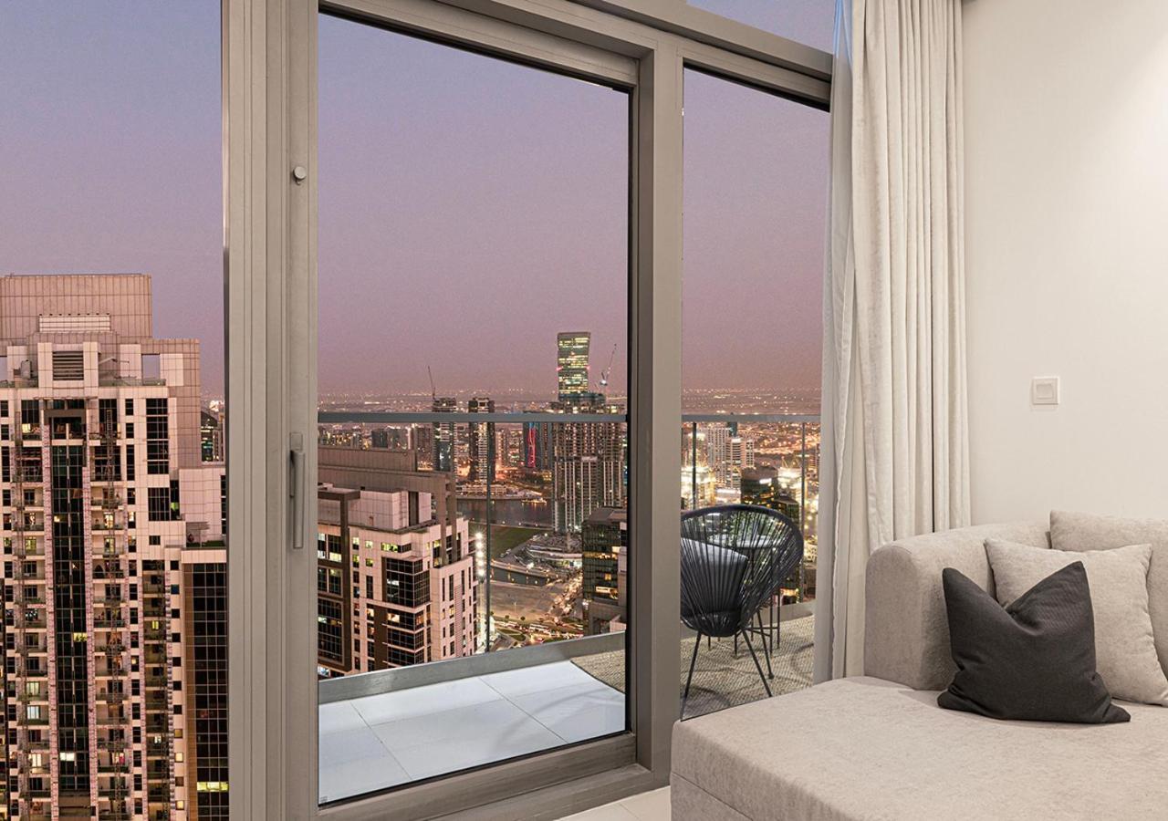 Apartment High Floor In 5 Star With Infinity Pool Burj View Gym Sauna Dubai