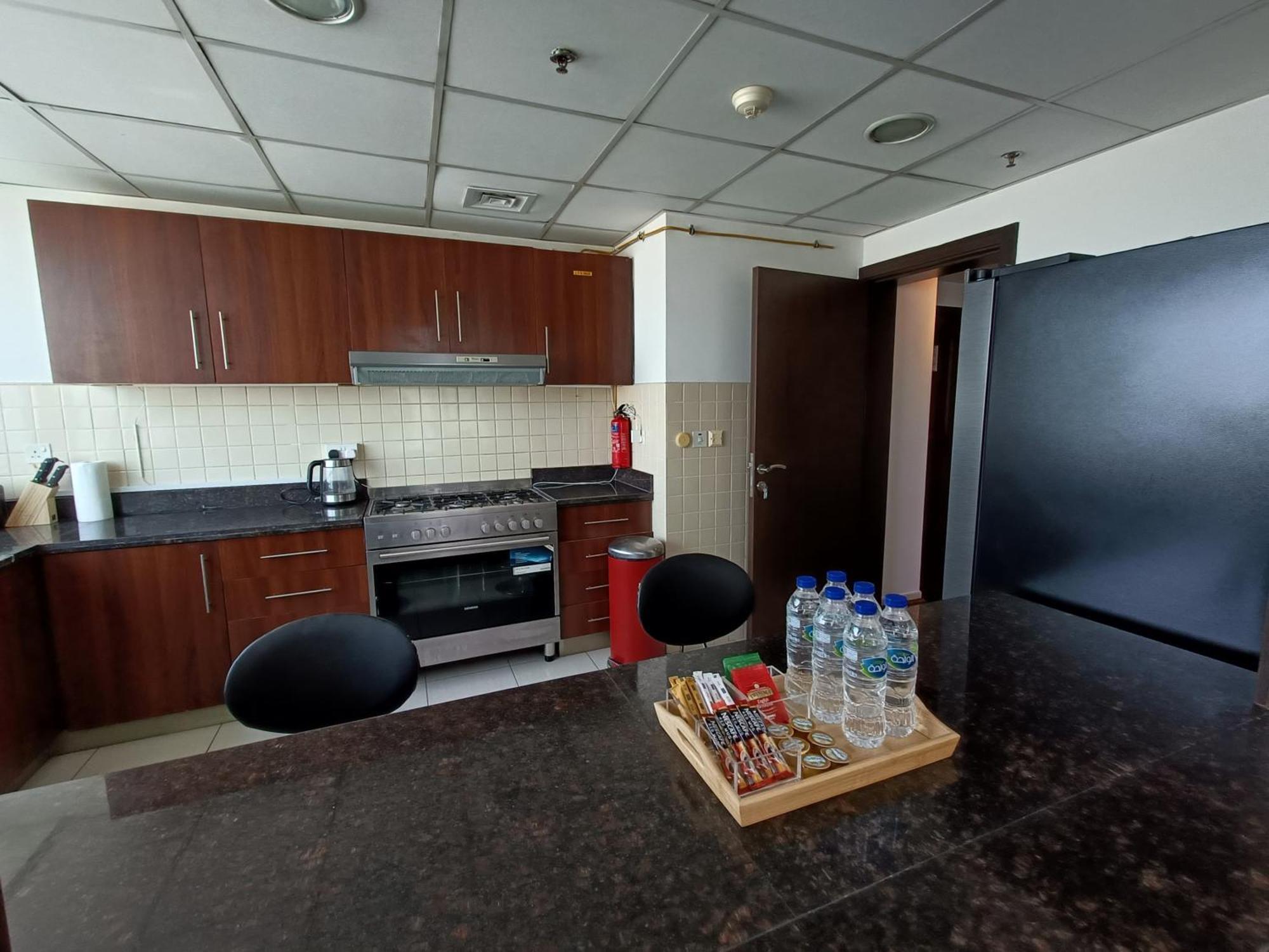Quill - Canal View Spacious 3 Bedroom Apartment Dubai