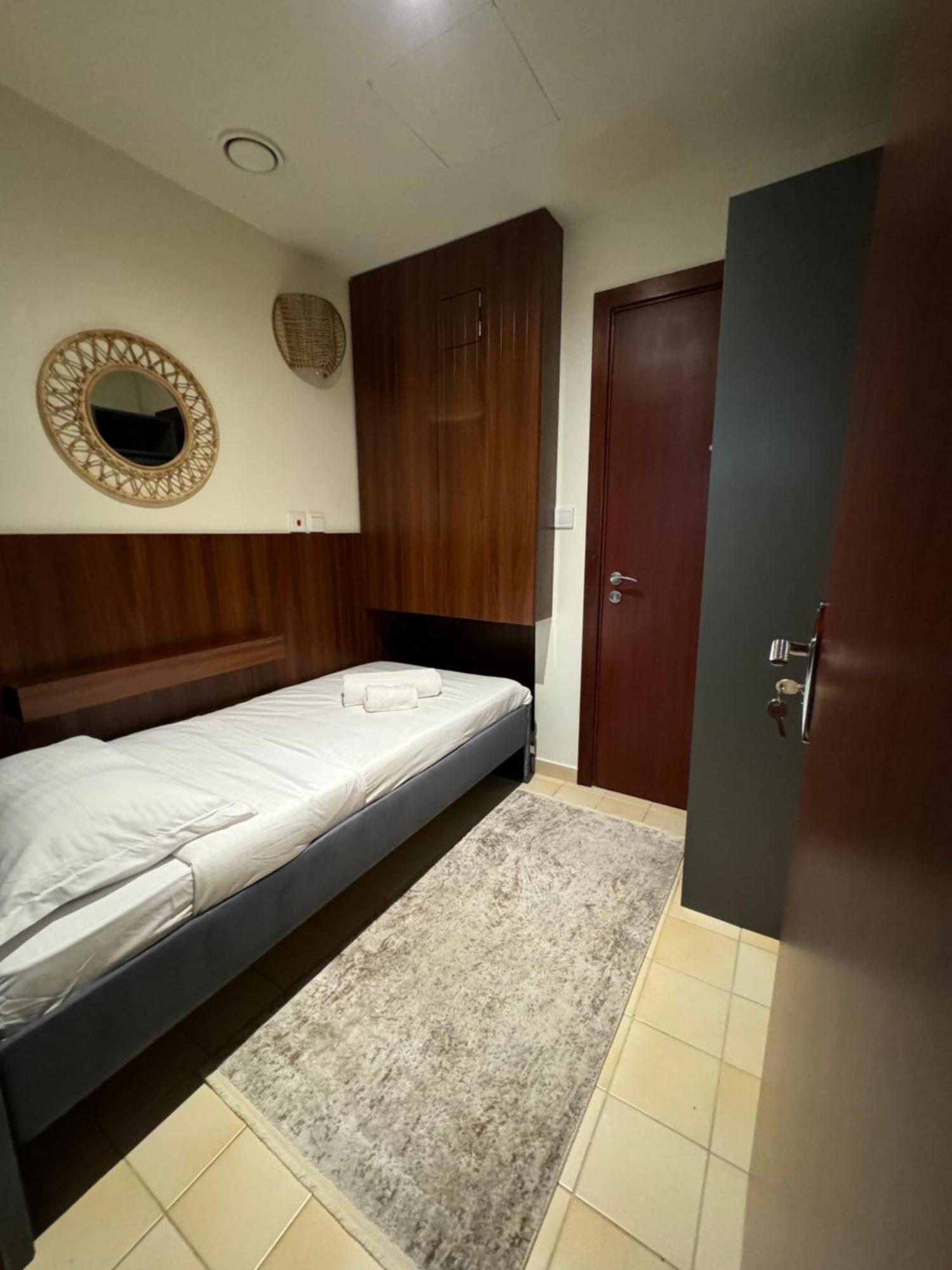 Hostel Marina Jasmine - Luxury - Jumeirah Beach