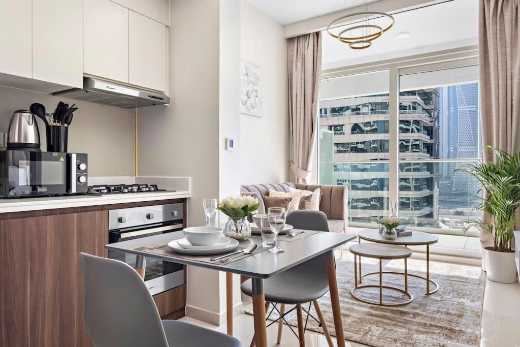 Stunning 1bhk With A Canal View Apartment