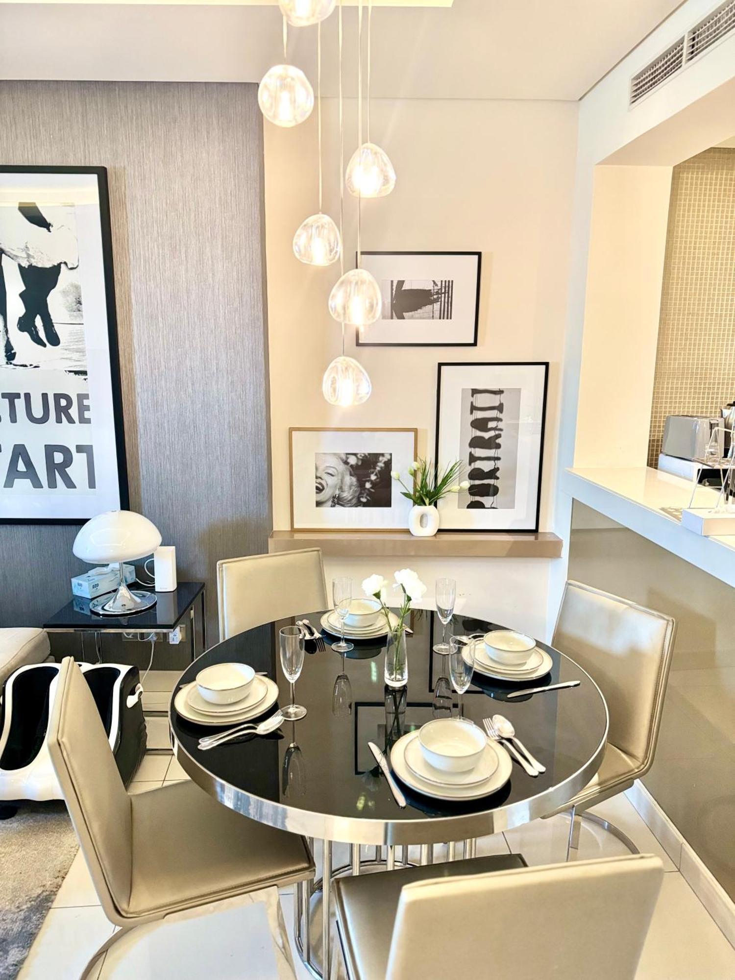 Luxury 1br - 5 Min Drive To Mall-5 Star Facilities *