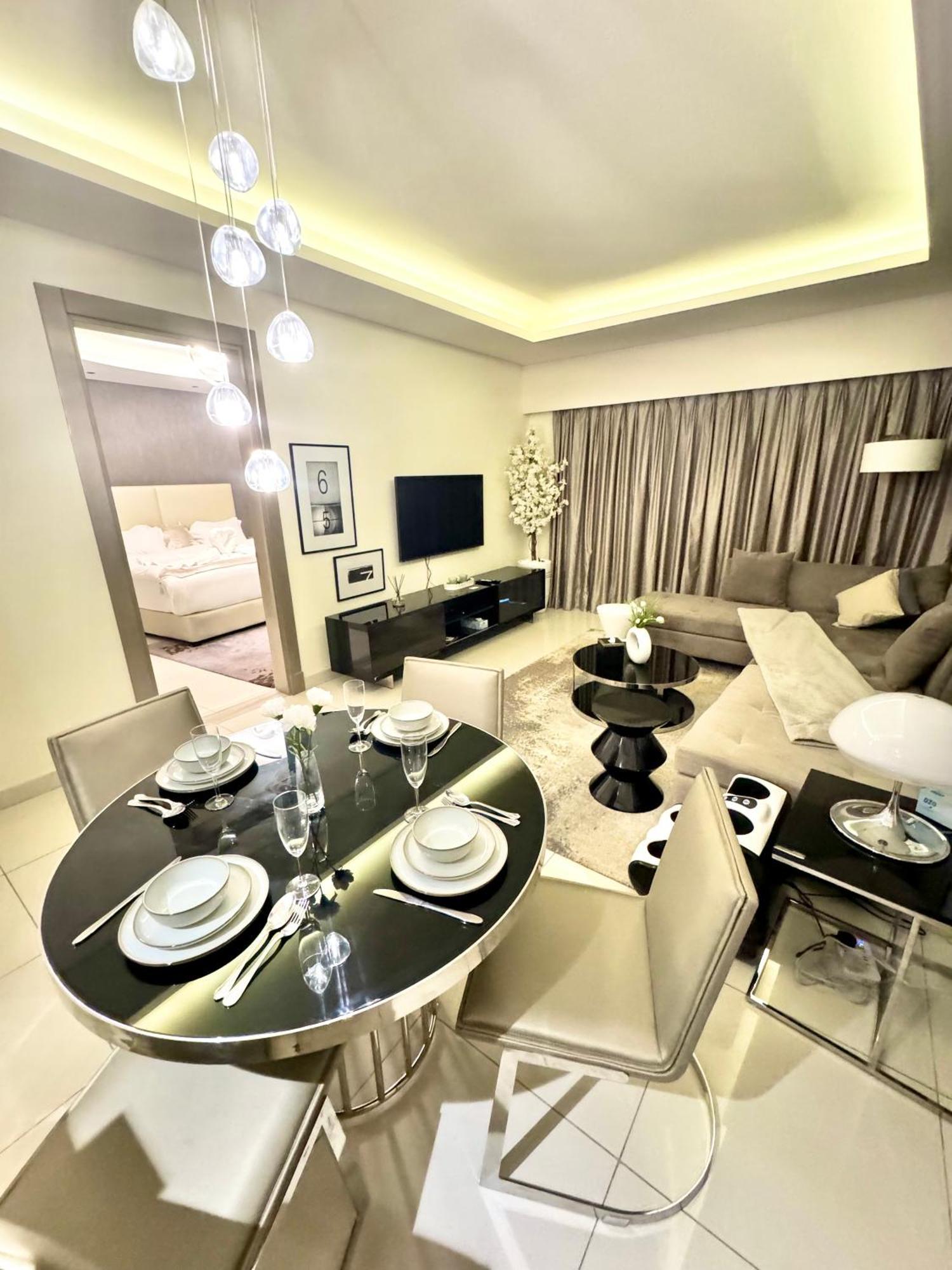 Luxury 1br - 5 Min Drive To Mall-5 Star Facilities Apartamento *