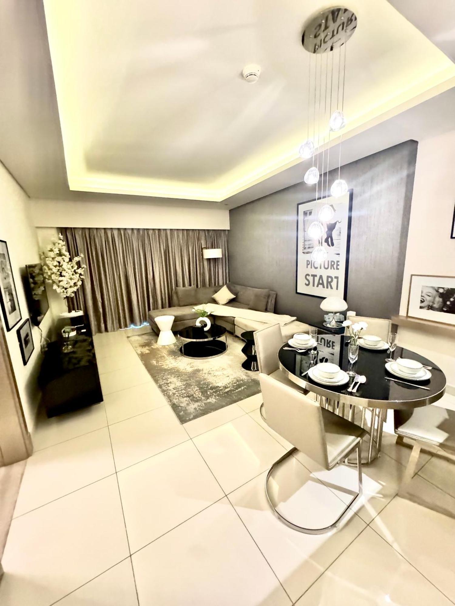 Apartamento Luxury 1br - 5 Min Drive To Mall-5 Star Facilities *