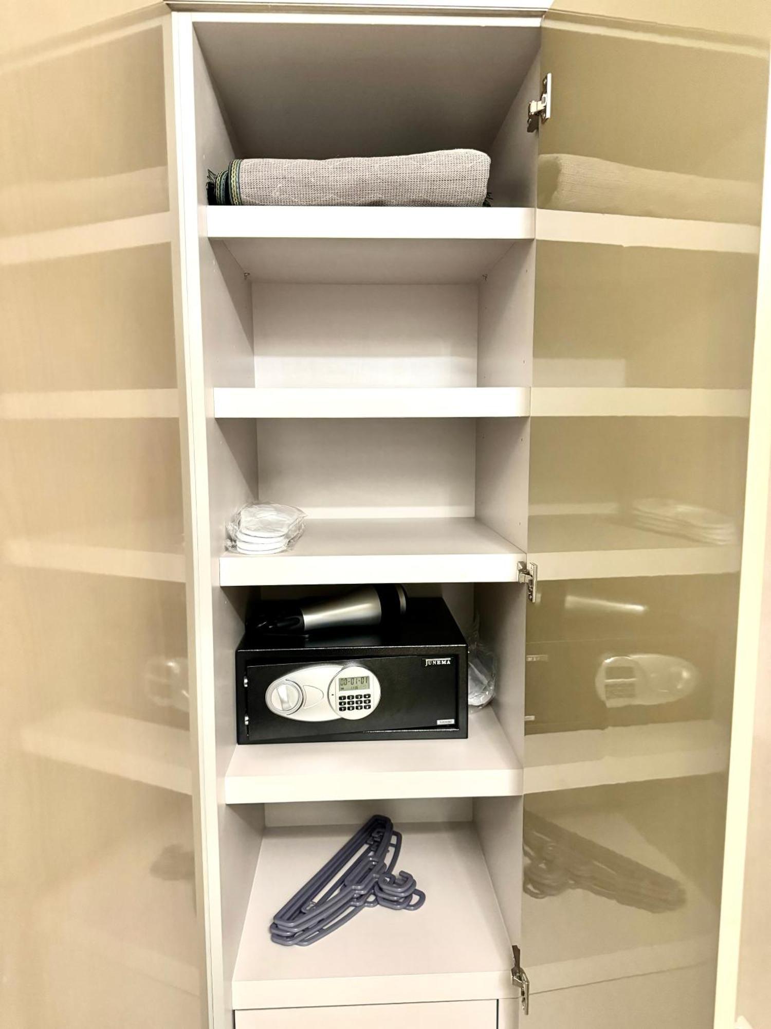 Apartamento Luxury 1br - 5 Min Drive To Mall-5 Star Facilities *