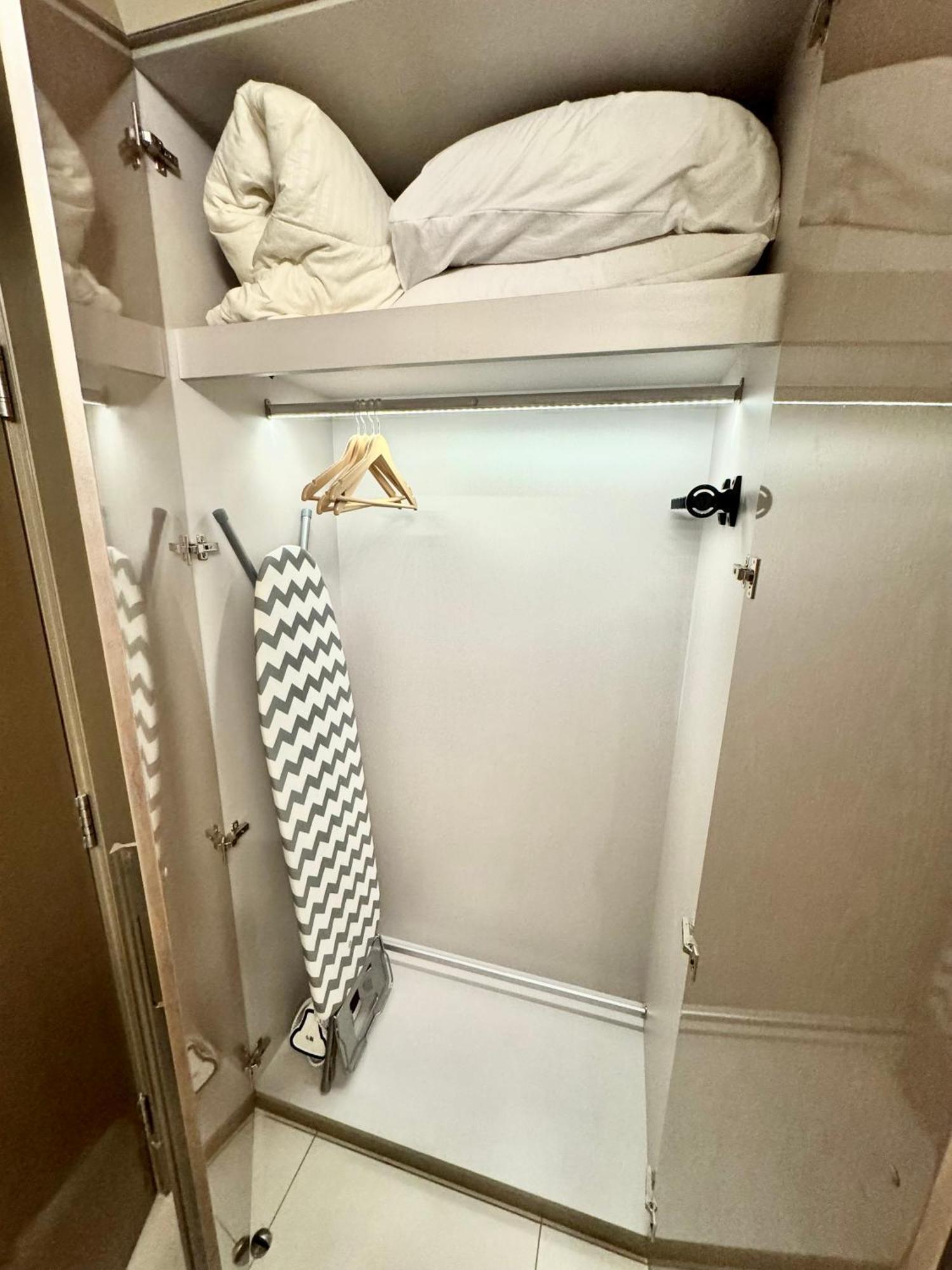 Luxury 1br - 5 Min Drive To Mall-5 Star Facilities