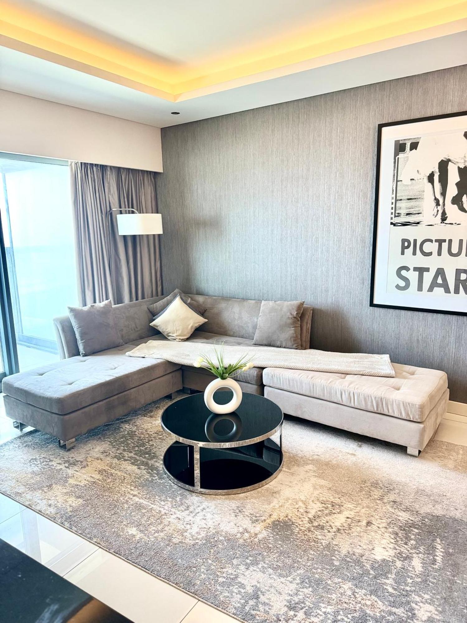 Luxury 1br - 5 Min Drive To Mall-5 Star Facilities